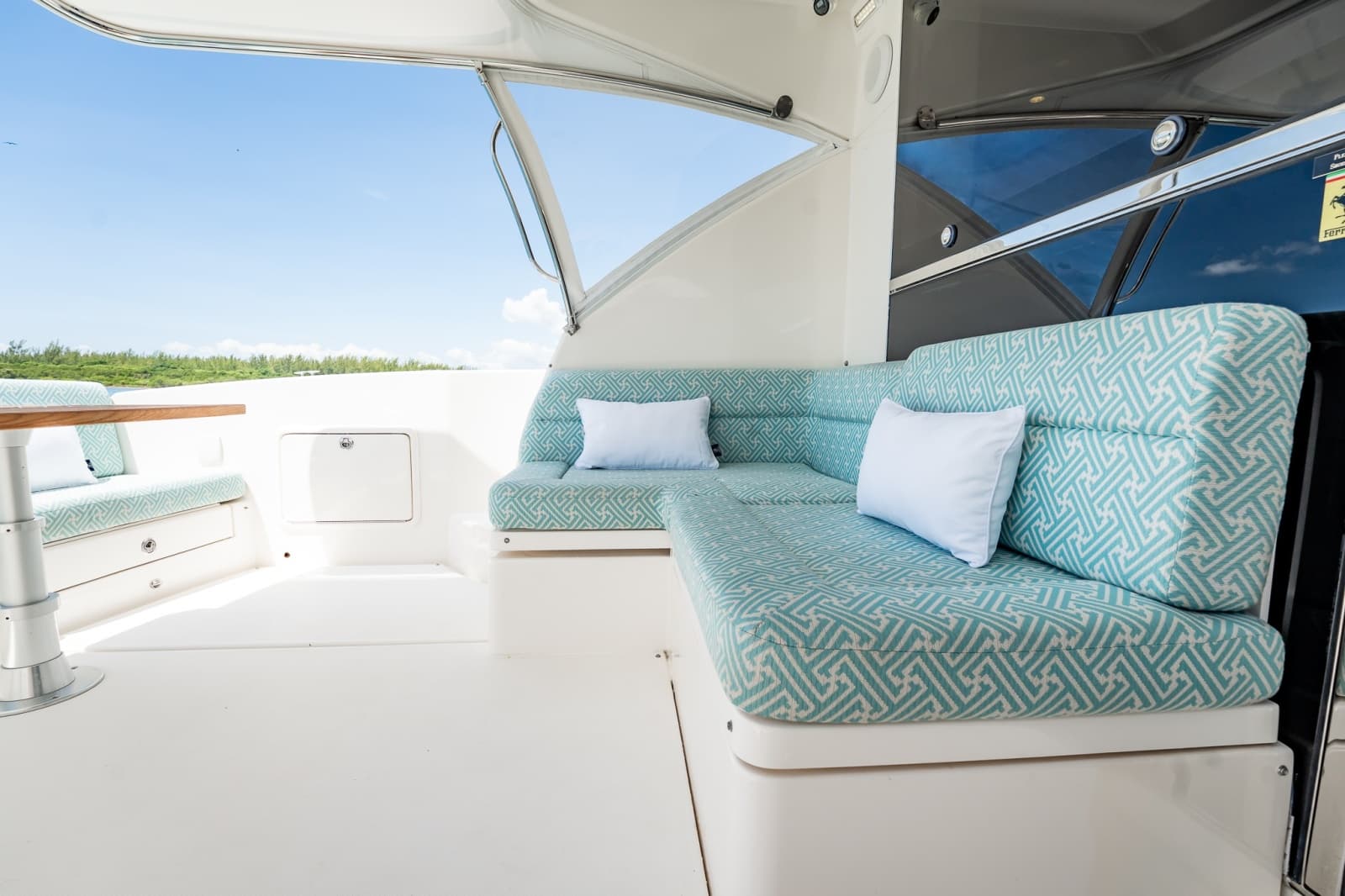 2016 Riviera 5000 Sport Yacht