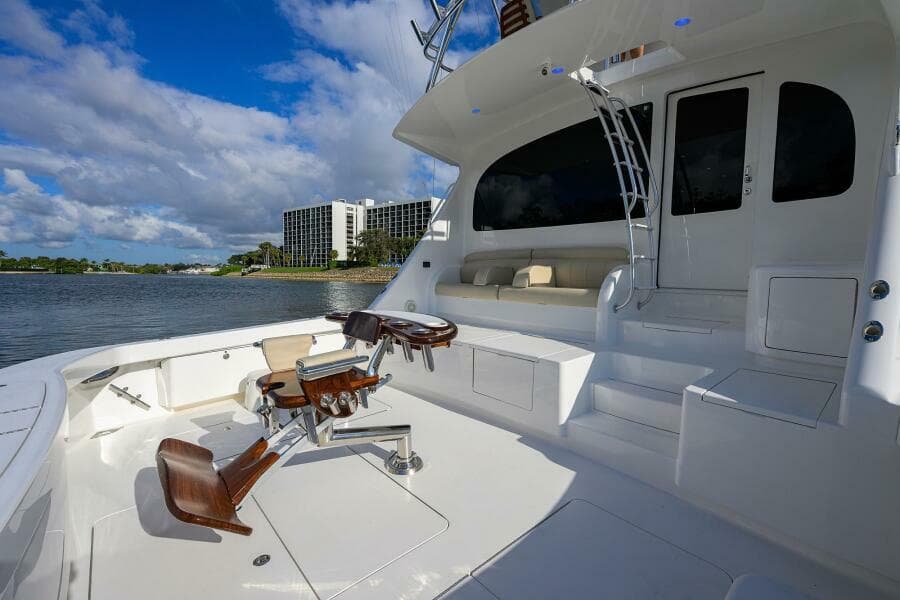 Viking 80 - LAMPLIGHTER - Cockpit