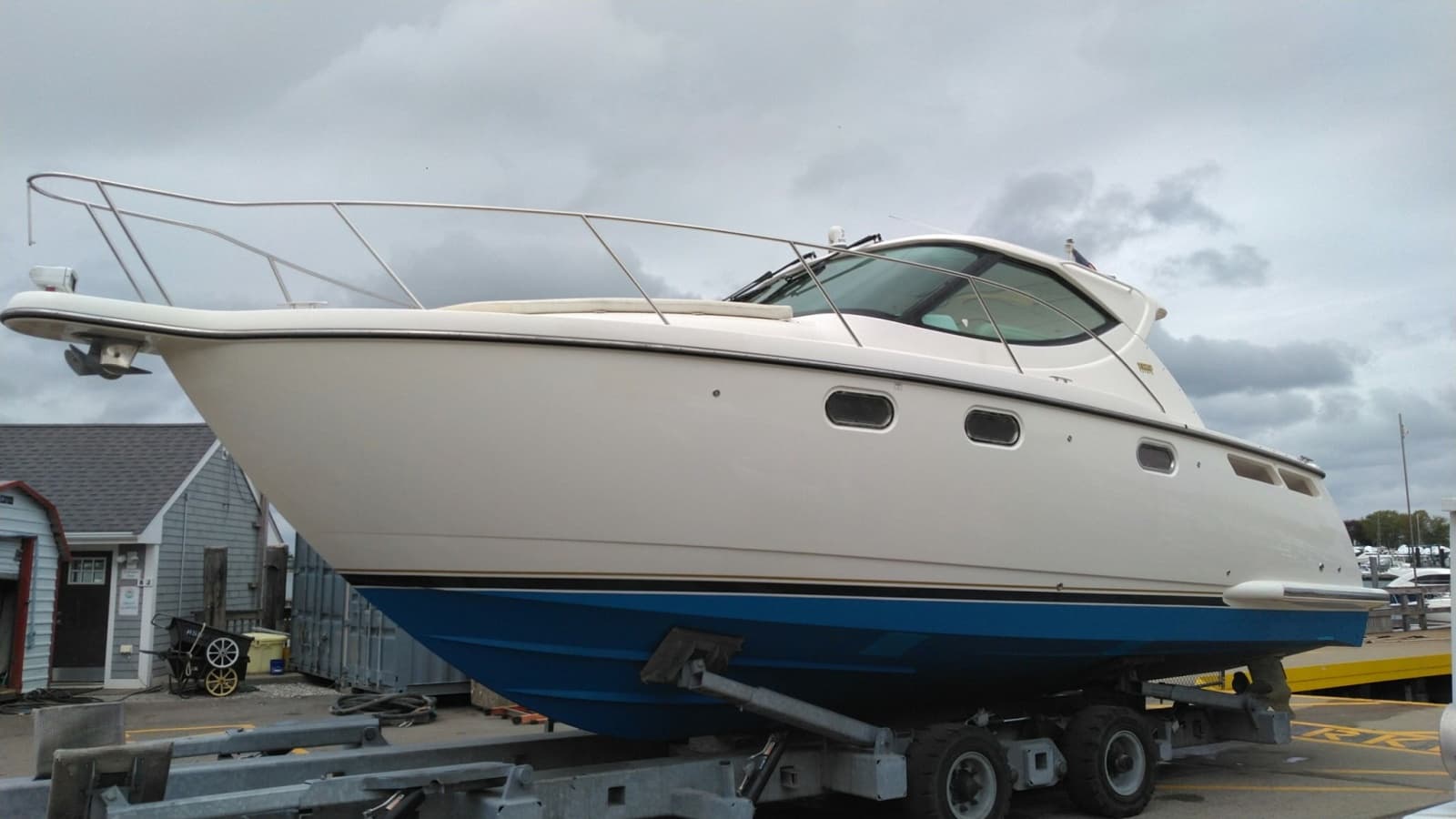 2009 Tiara Yachts 3500 Sovran
