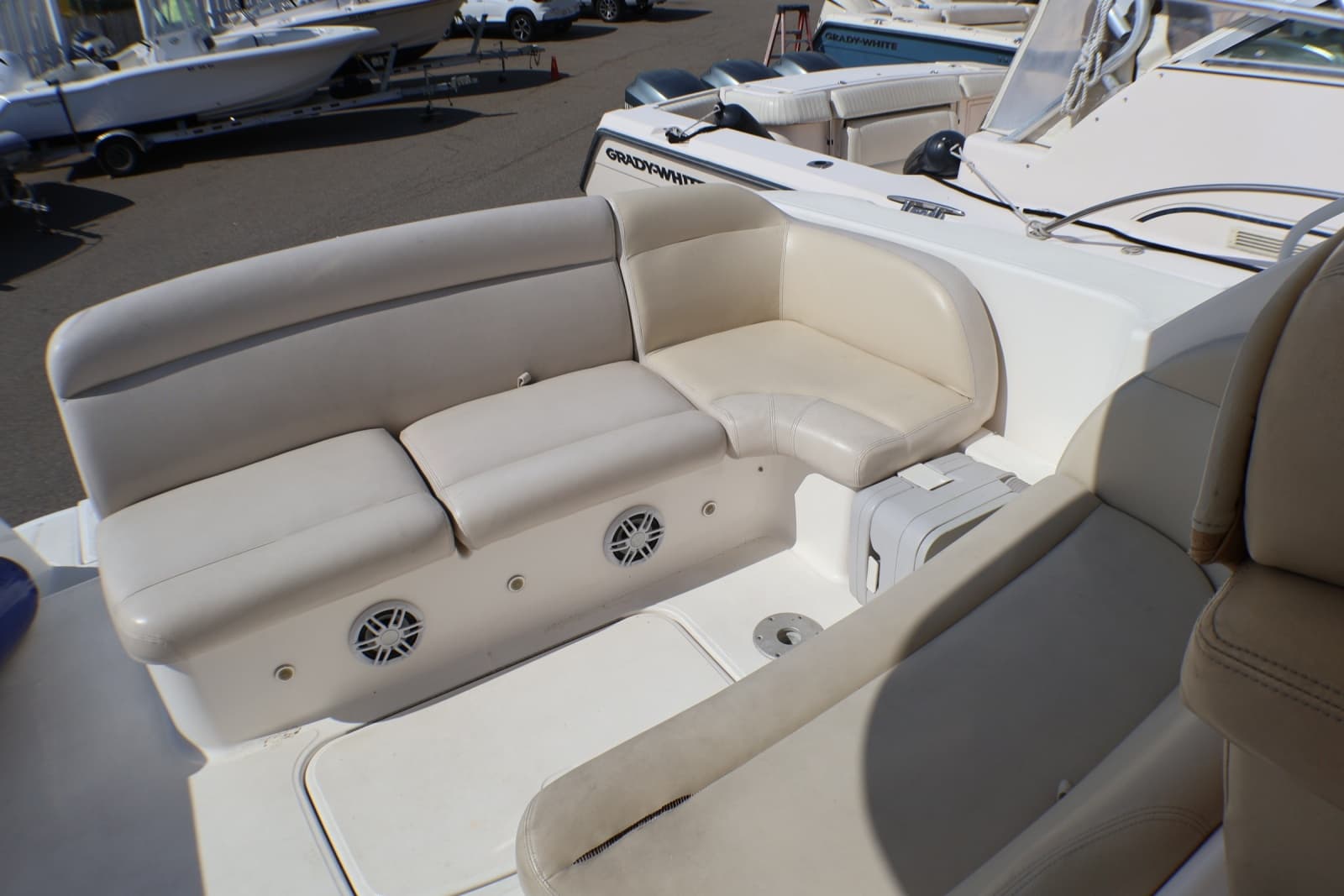 2009 Tiara Yachts 3500 Sovran