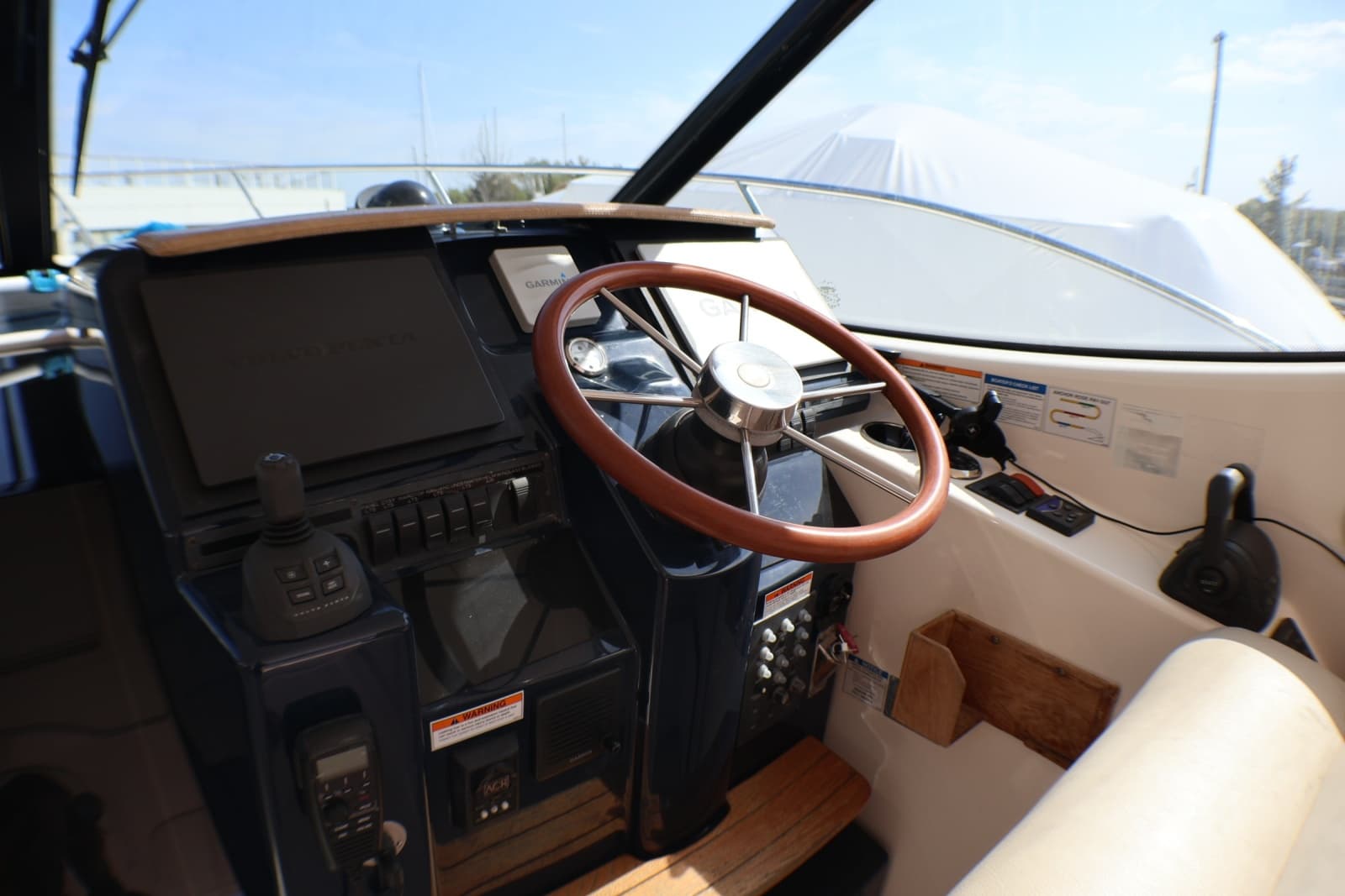 2009 Tiara Yachts 3500 Sovran