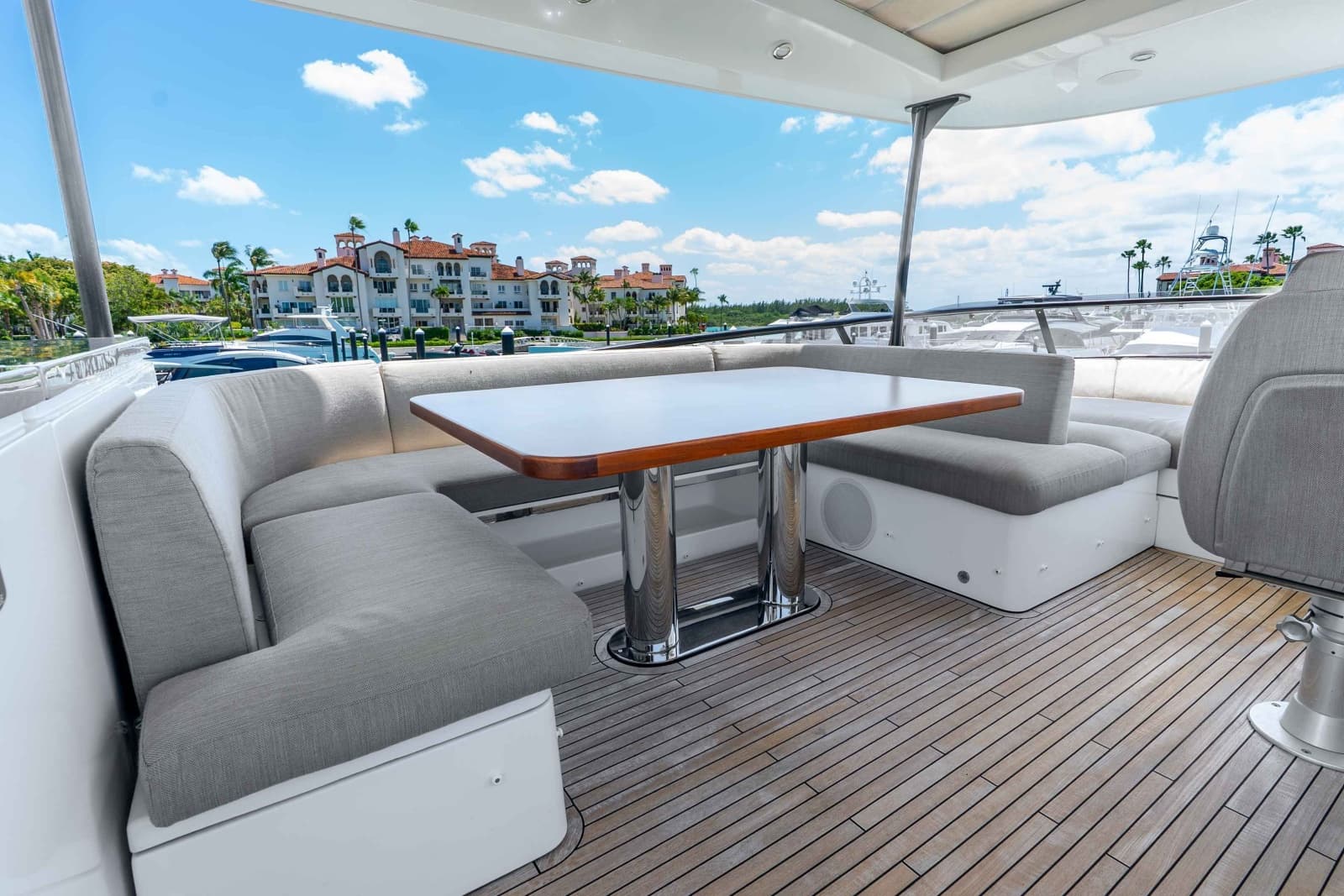 2023 Azimut Magellano 66