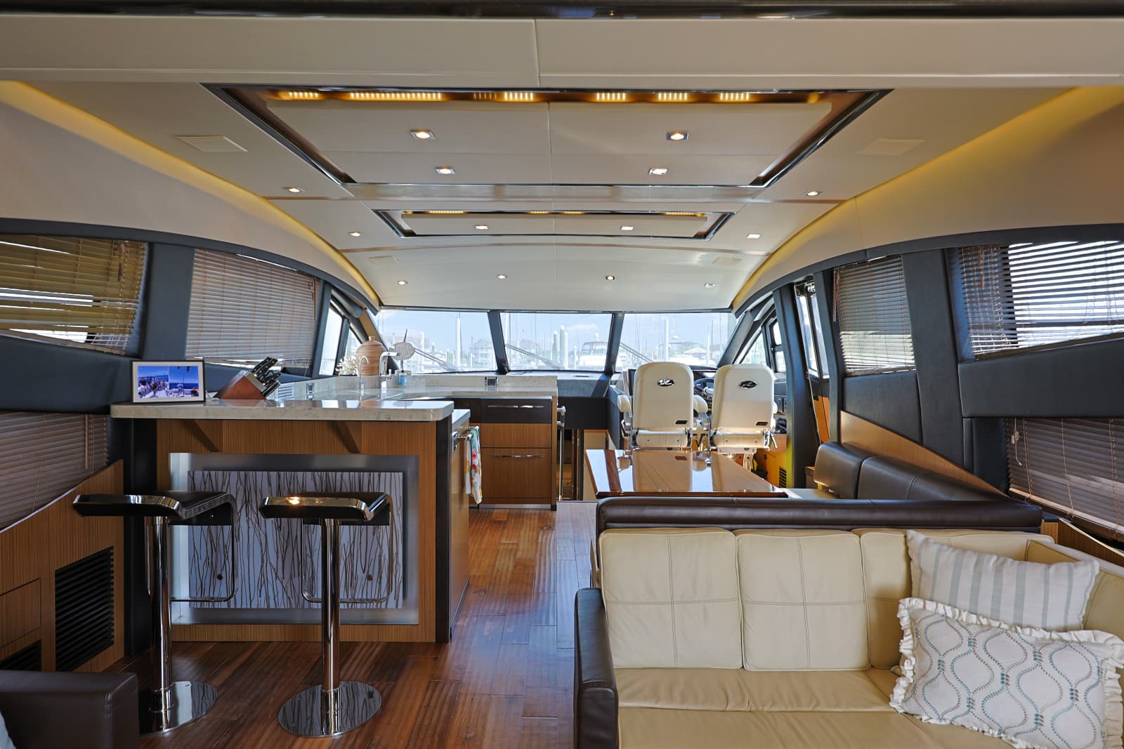 2017 Sea Ray L650 Fly