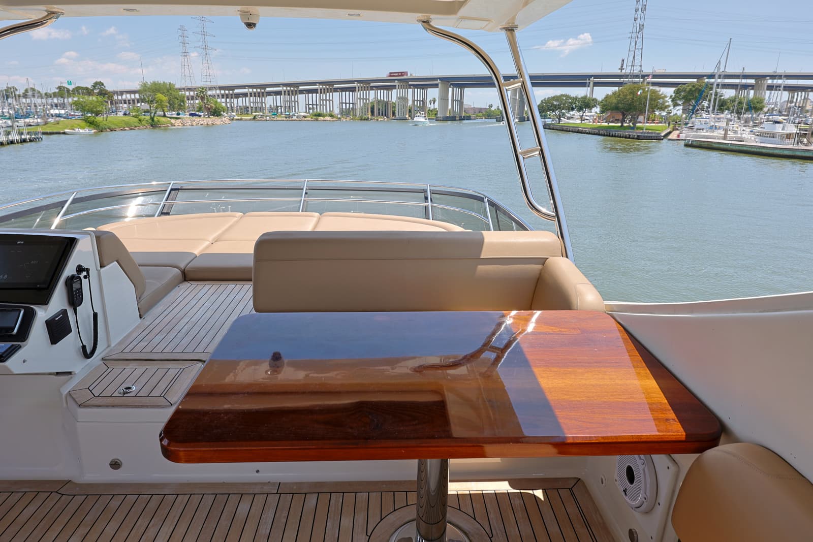2017 Sea Ray L650 Fly