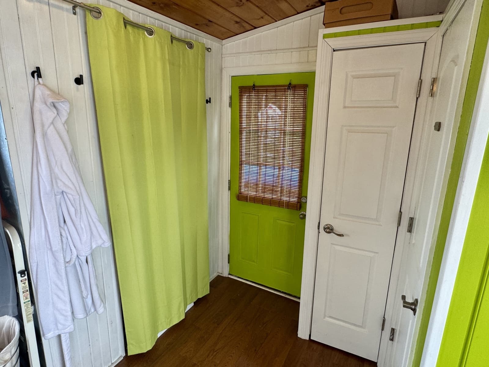 2008 Custom 13 x 29 Floating Cabin Approx 377sqft