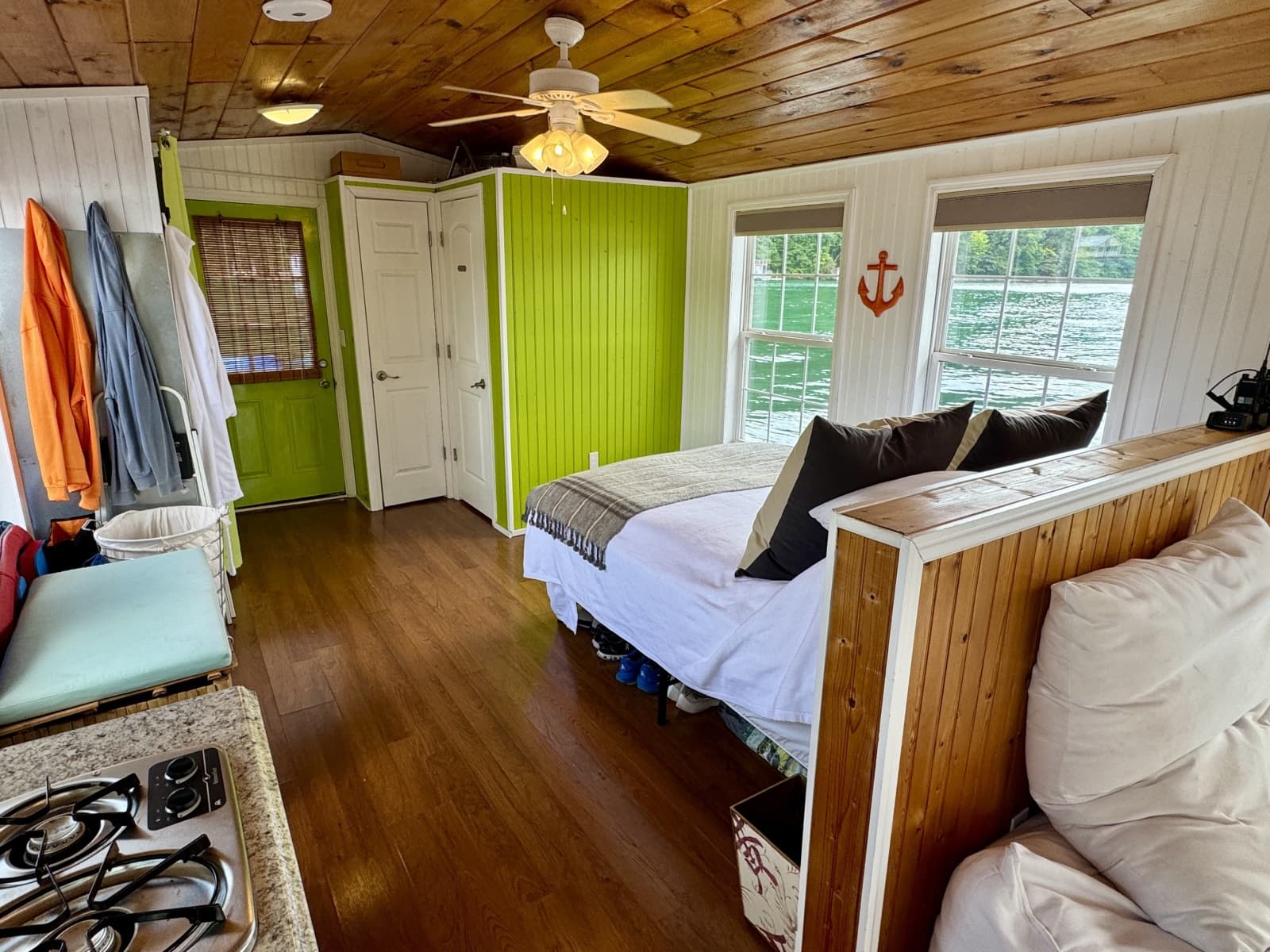 2008 Custom 13 x 29 Floating Cabin Approx 377sqft