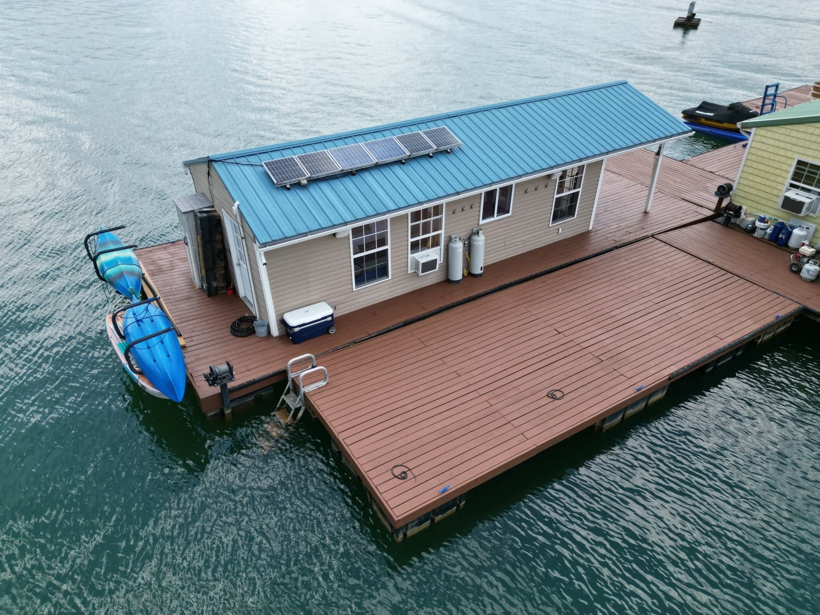 2008 Custom 13 x 29 Floating Cabin Approx 377sqft