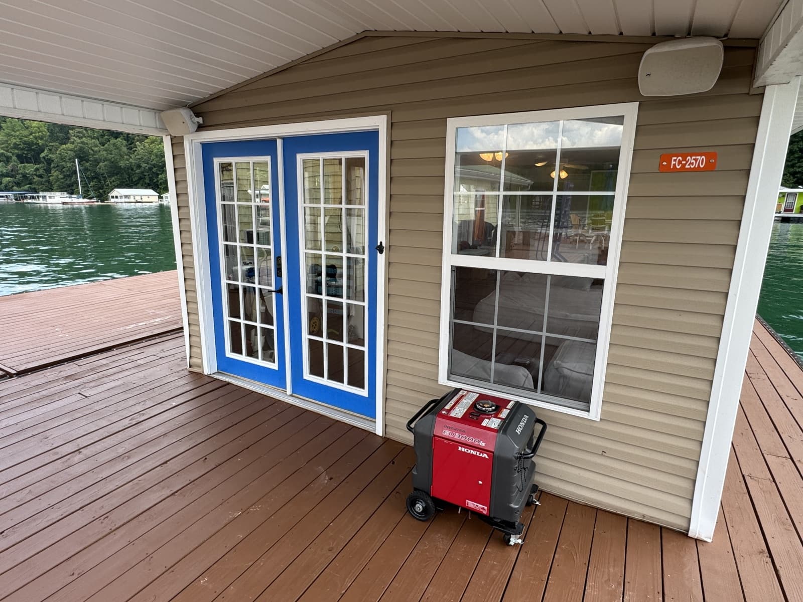 2008 Custom 13 x 29 Floating Cabin Approx 377sqft
