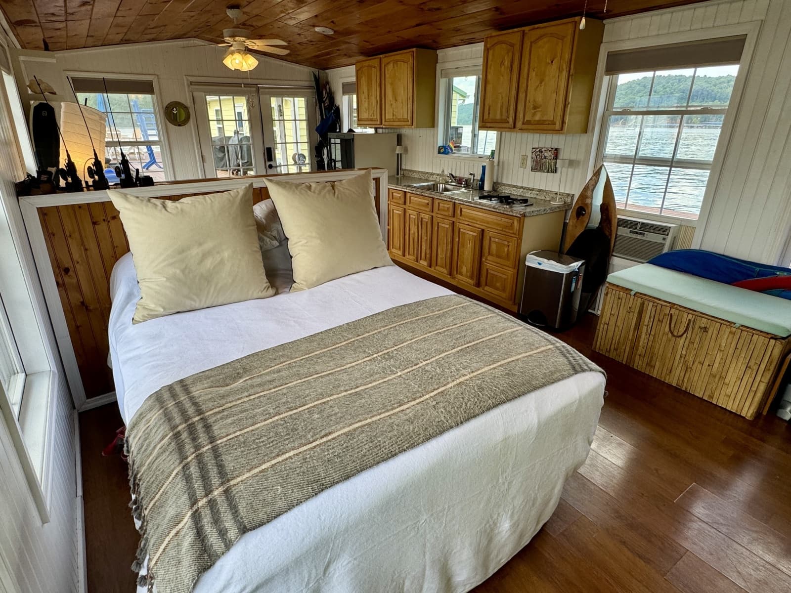2008 Custom 13 x 29 Floating Cabin Approx 377sqft