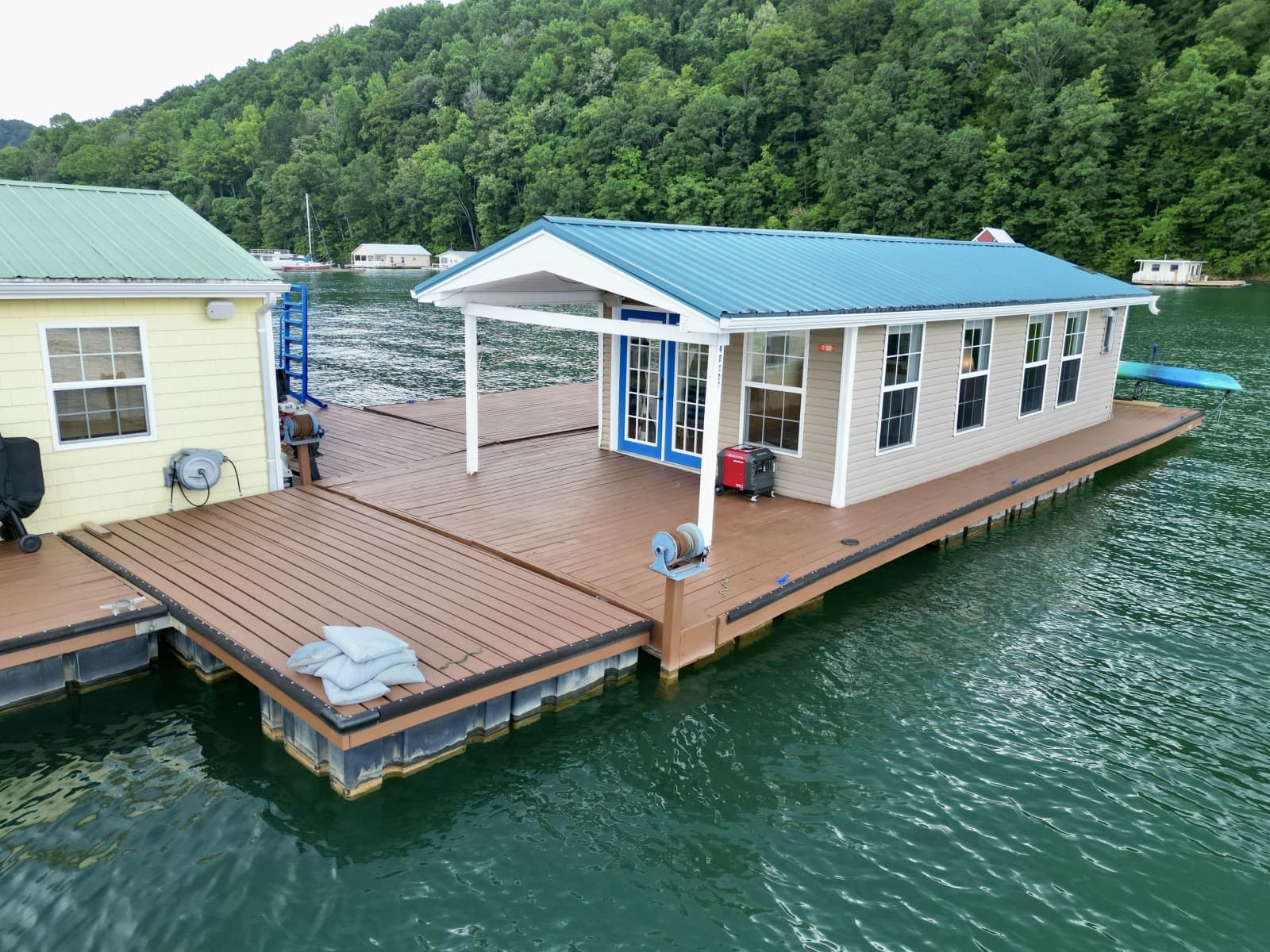 2008 Custom 13 x 29 Floating Cabin Approx 377sqft