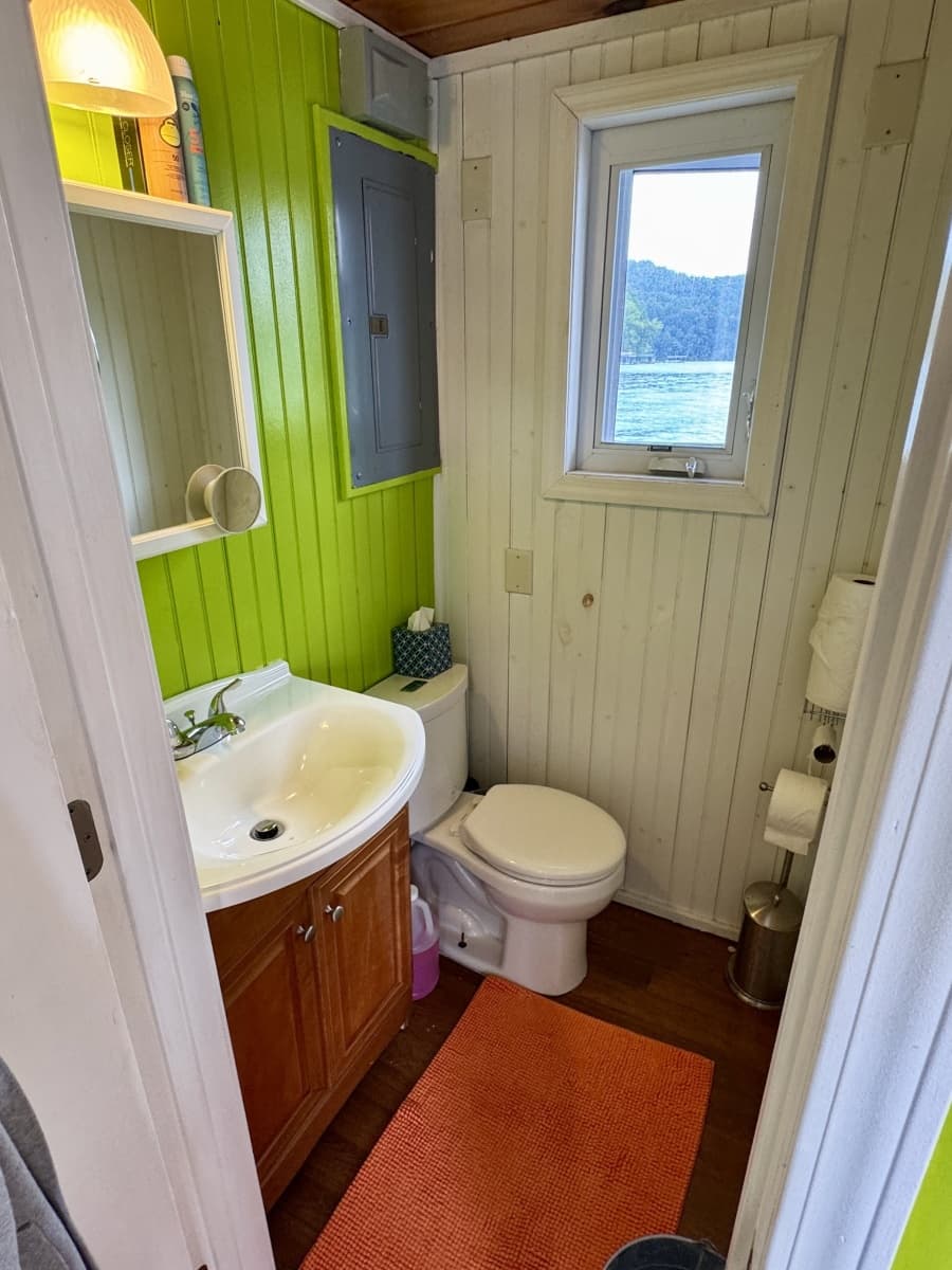 2008 Custom 13 x 29 Floating Cabin Approx 377sqft
