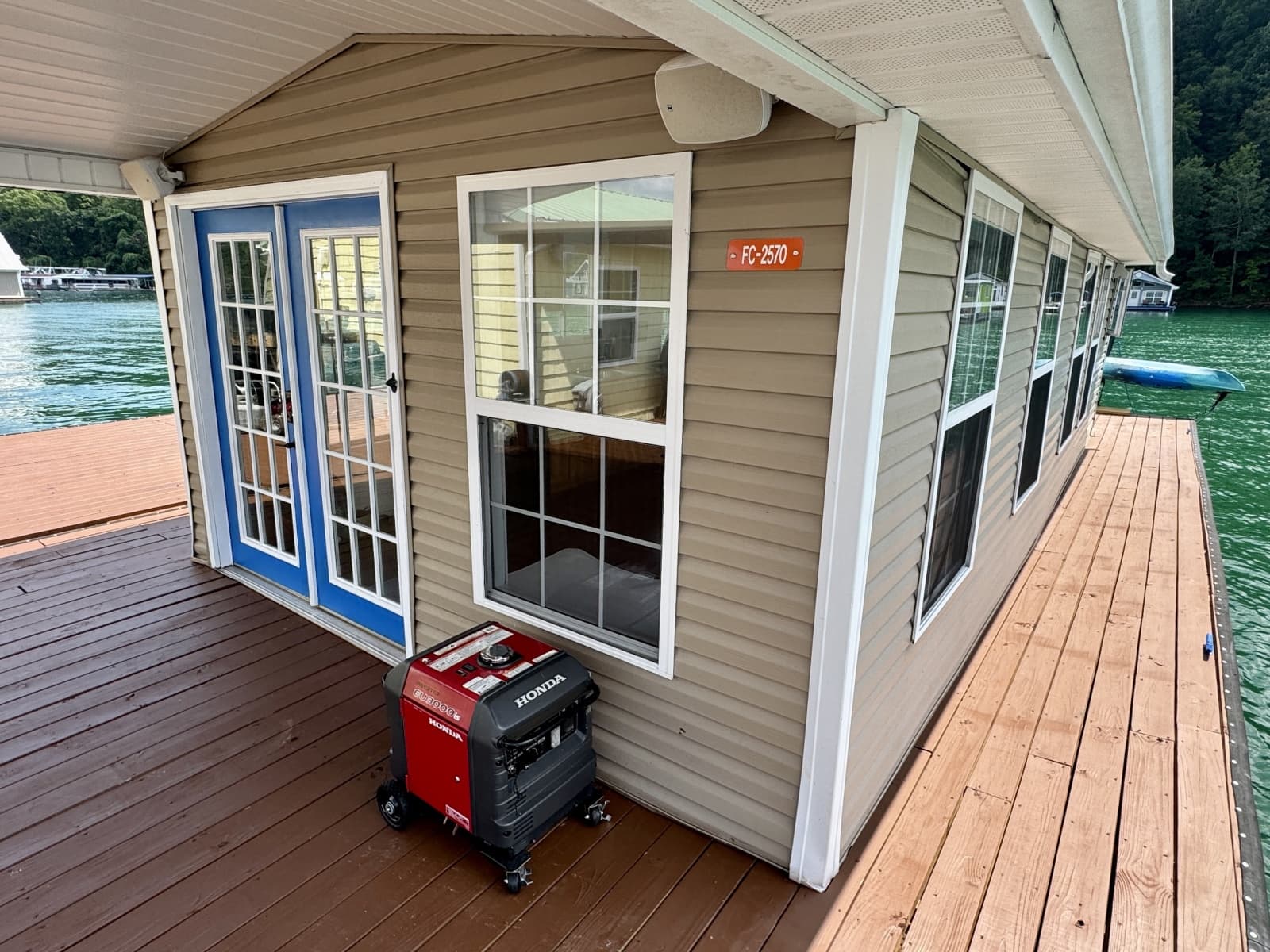 2008 Custom 13 x 29 Floating Cabin Approx 377sqft
