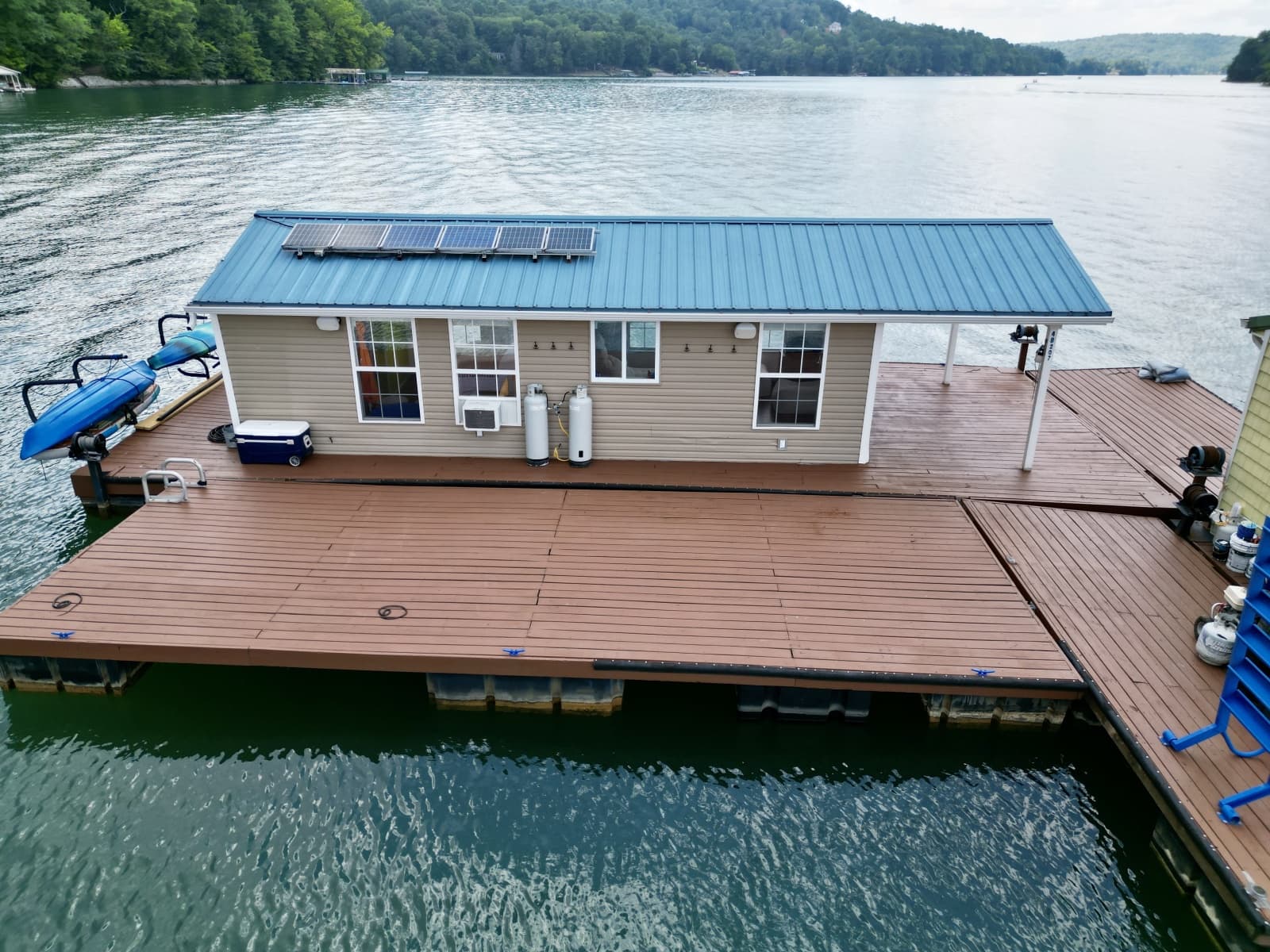 2008 Custom 13 x 29 Floating Cabin Approx 377sqft
