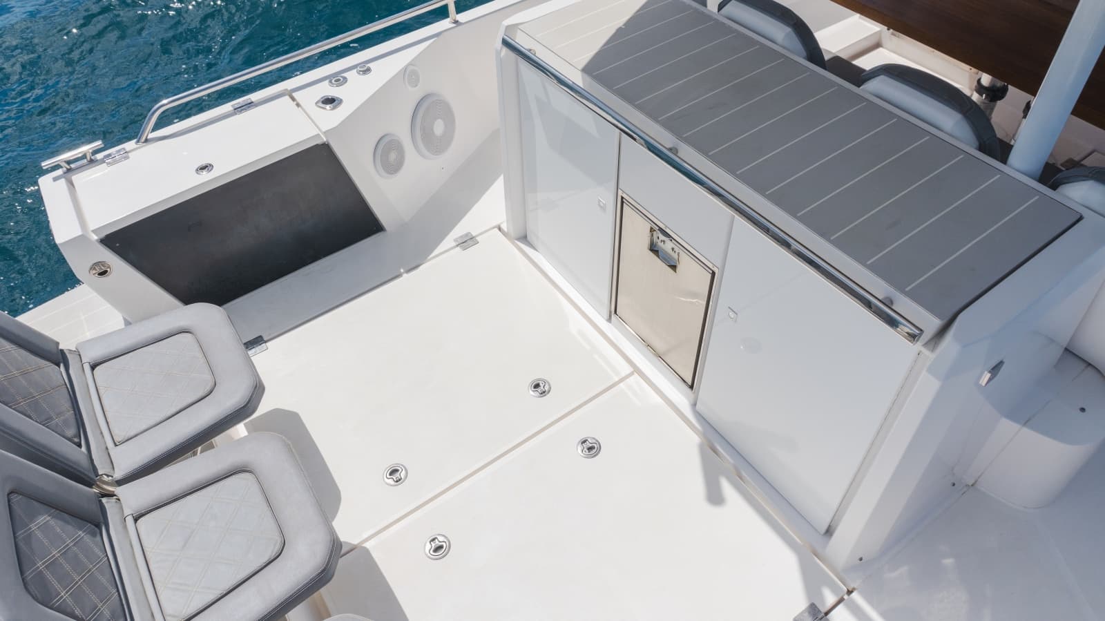 2020 Axopar 37 Sun Top