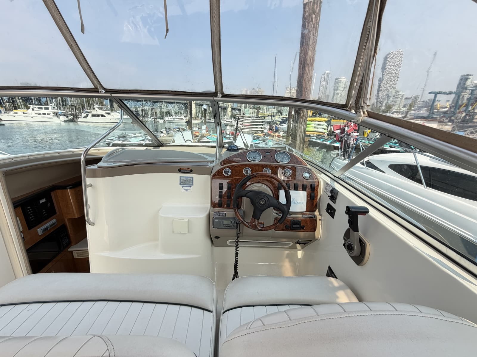2003 Maxum 2900 SCR