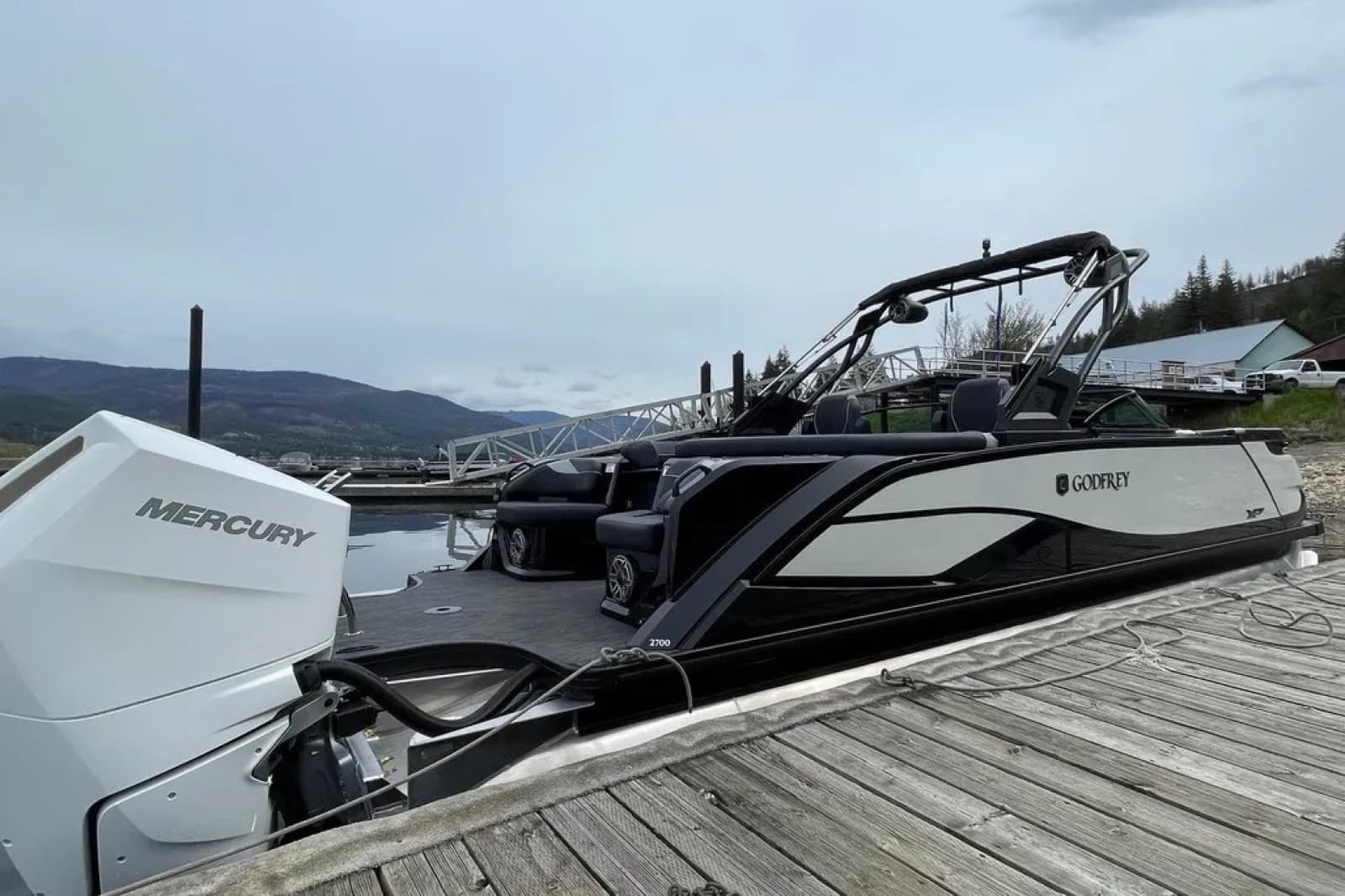 2024 Godfrey XP2700W