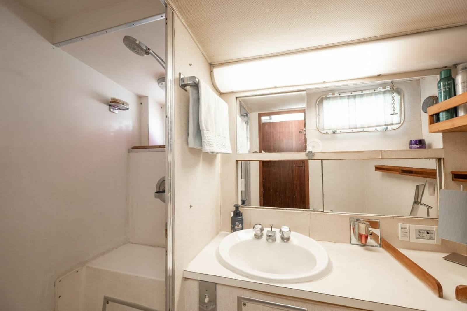 1979 Hatteras Yacht Fish