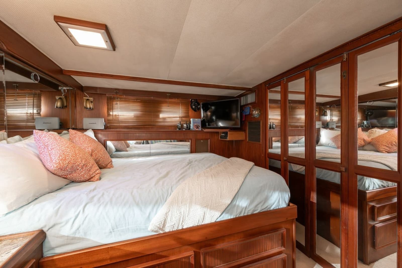 1979 Hatteras Yacht Fish