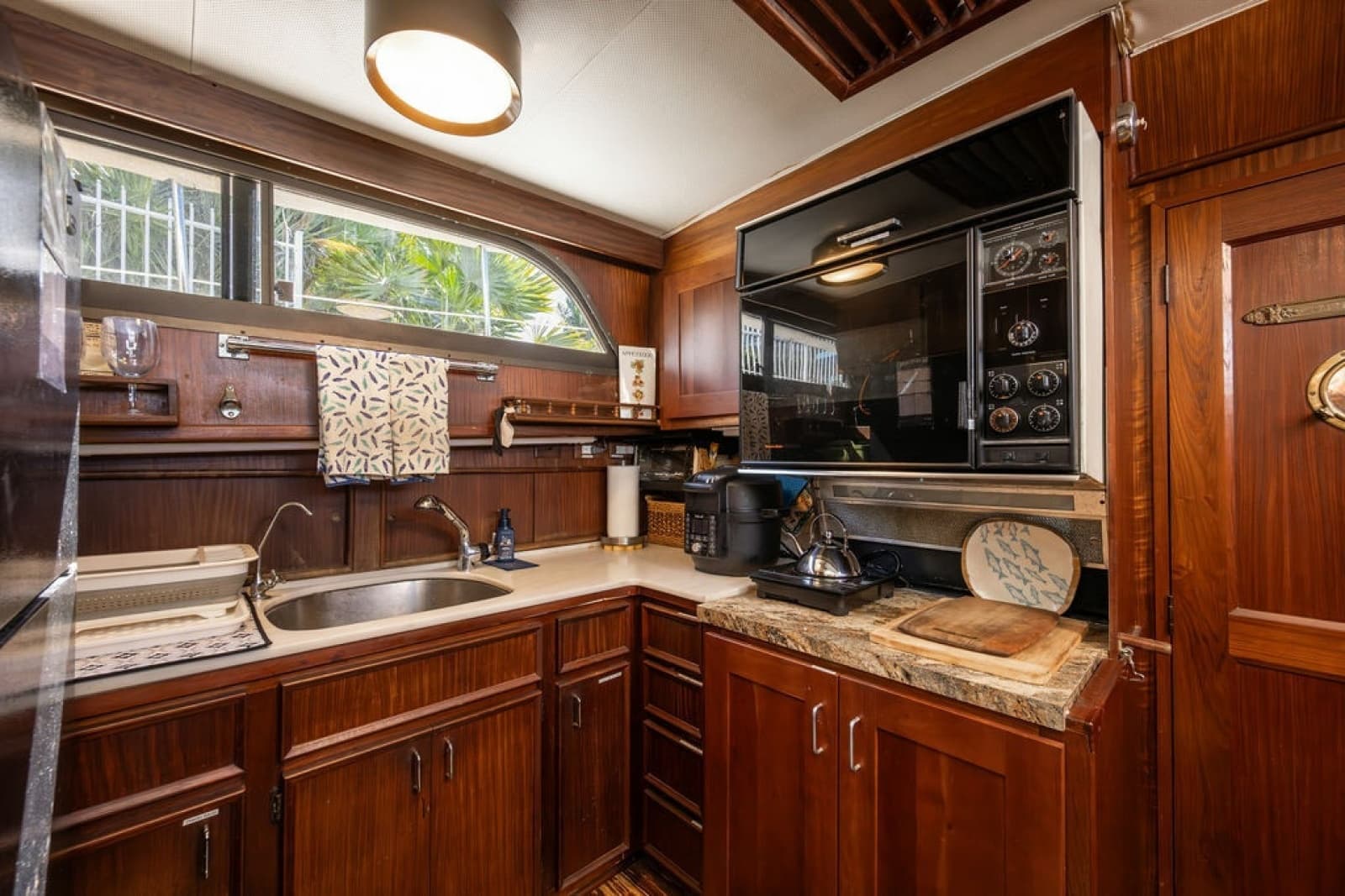 1979 Hatteras Yacht Fish