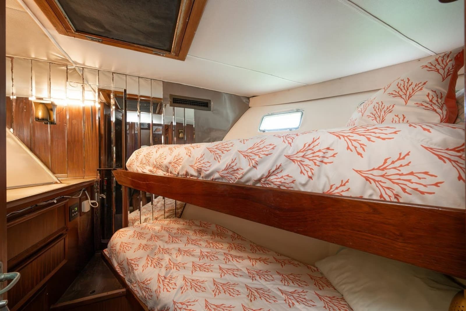 1979 Hatteras Yacht Fish
