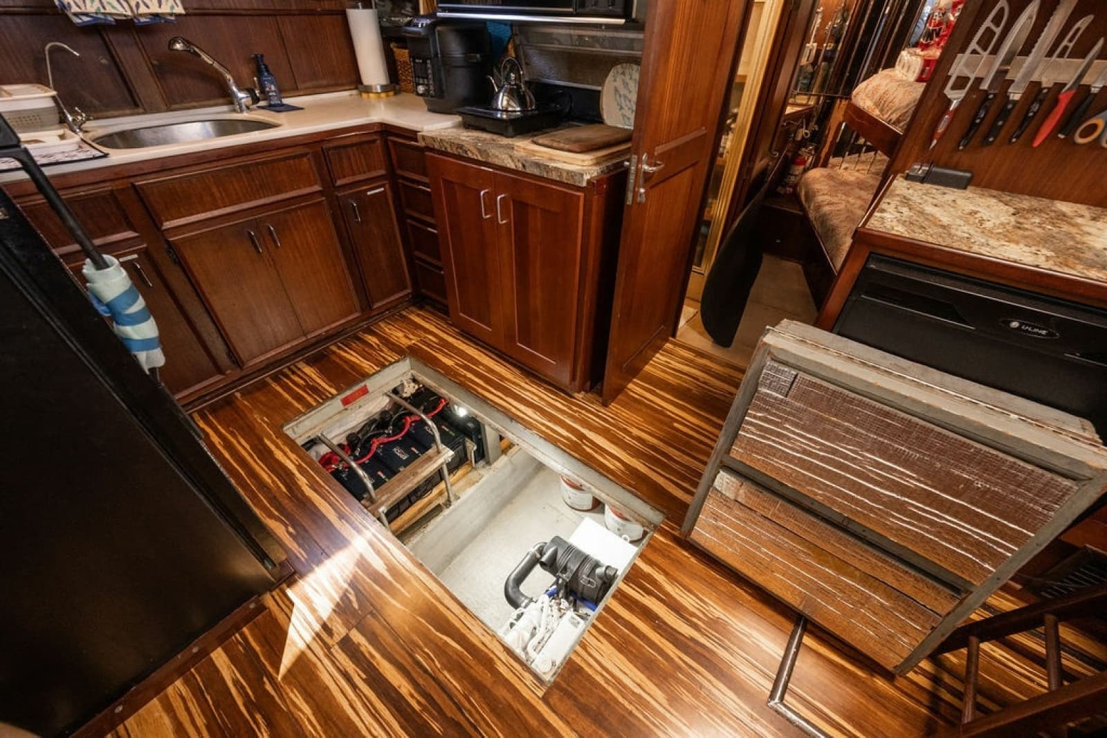 1979 Hatteras Yacht Fish