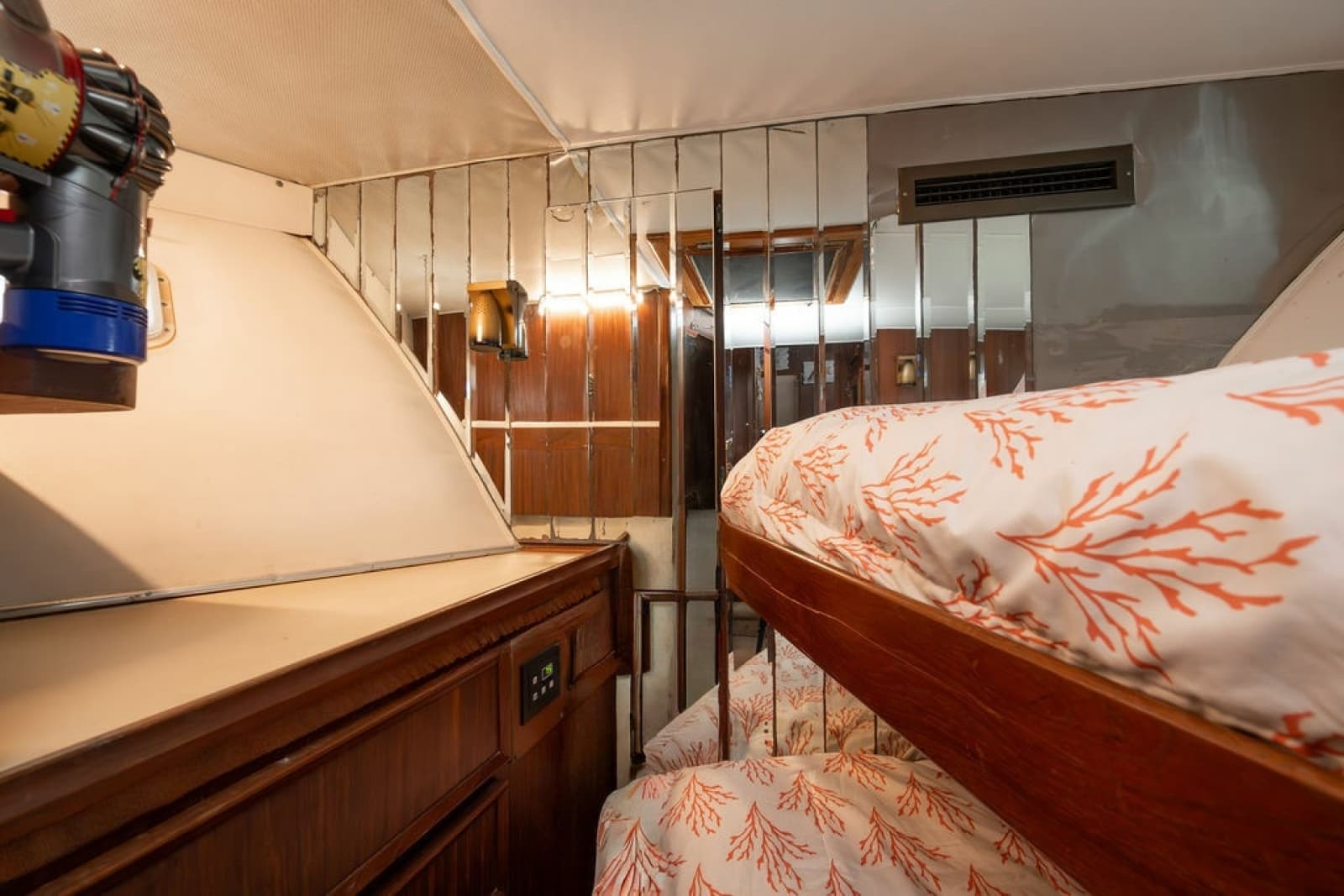 1979 Hatteras Yacht Fish