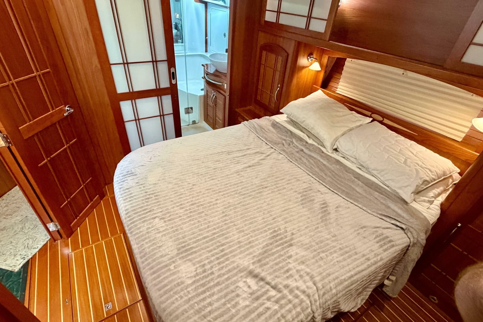 2016 Sabre 48 Salon Express