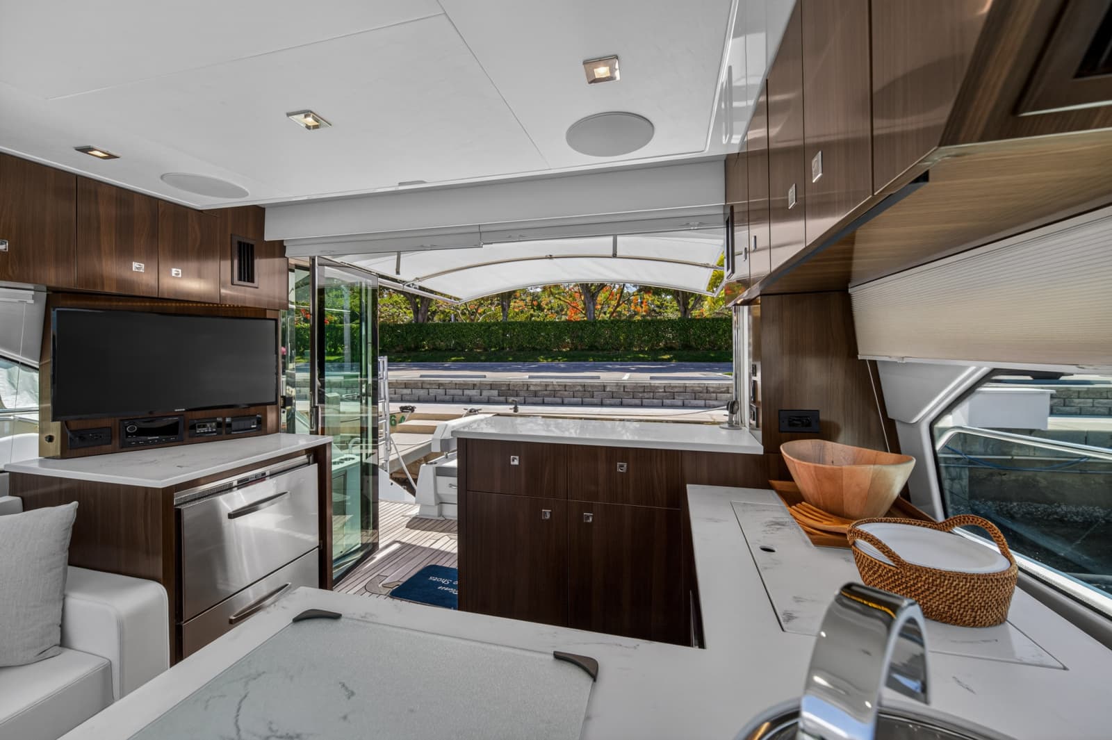2023 Cruisers Yachts 50 CANTIUS