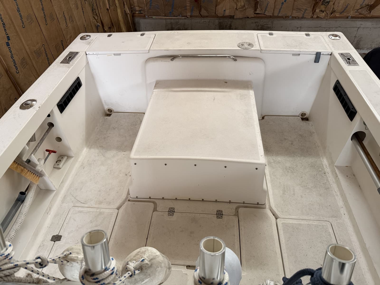 Aft cockpit
