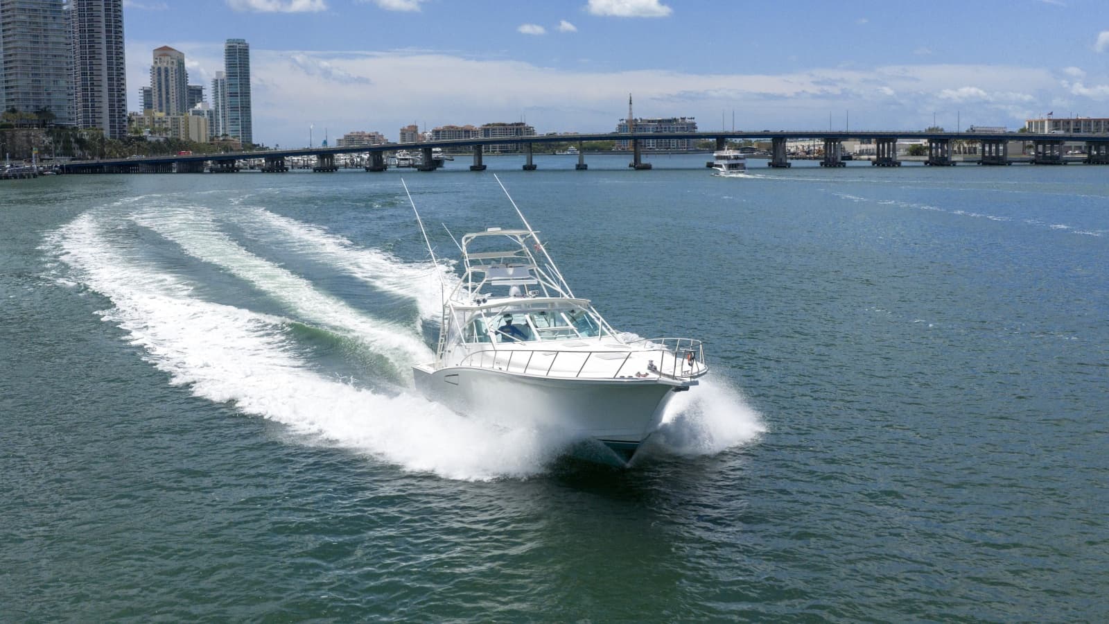 2000 Cabo 45 EXPRESS