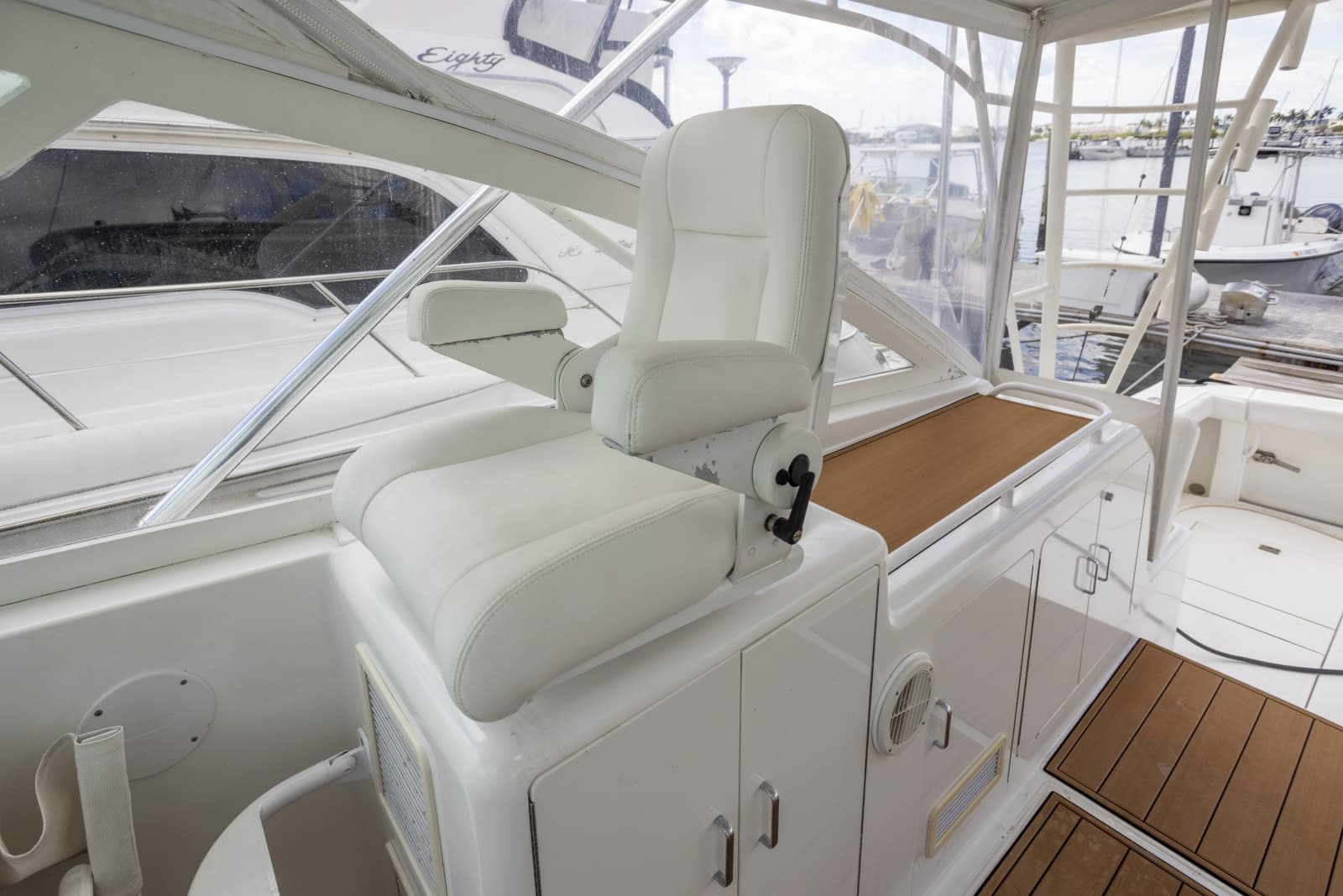 2000 Cabo 45 EXPRESS
