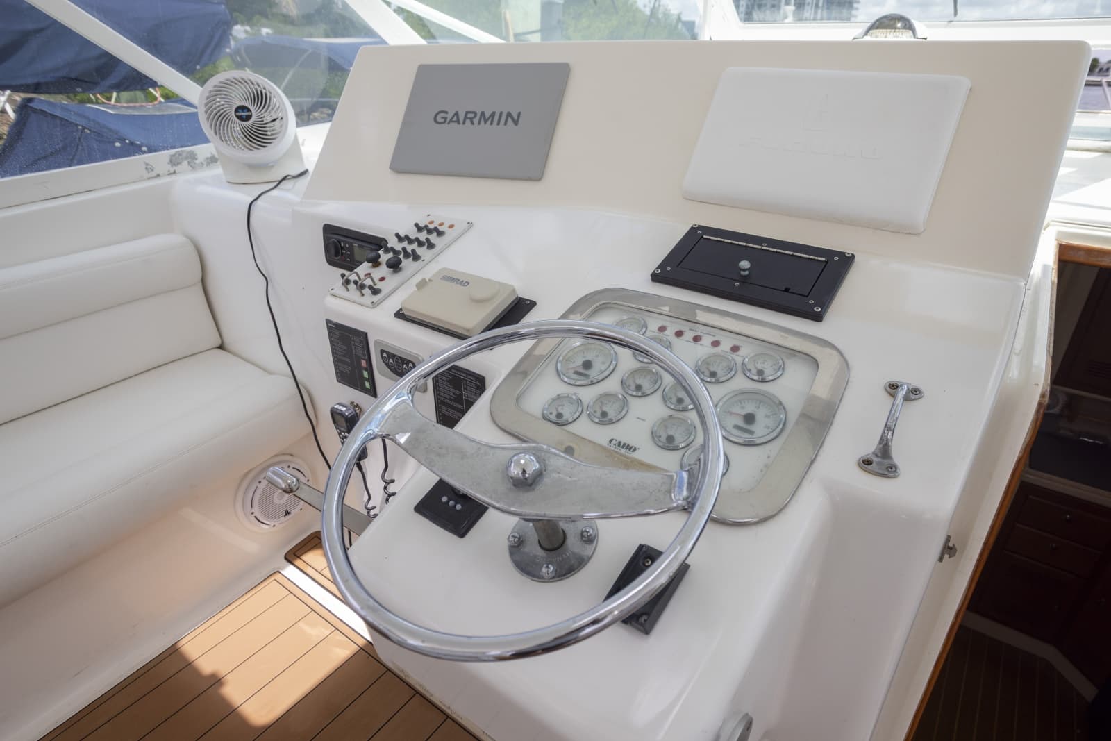 2000 Cabo 45 EXPRESS