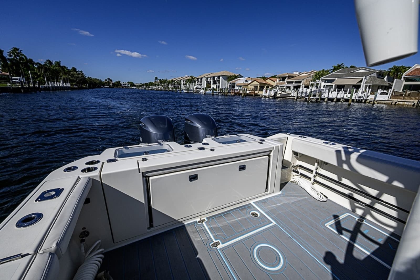 2021 Cobia 320 CC