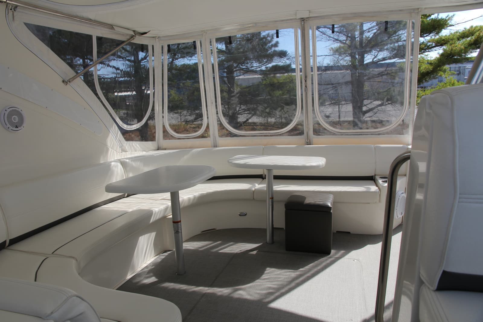 2007 Cruisers Yachts 520 EXPRESS