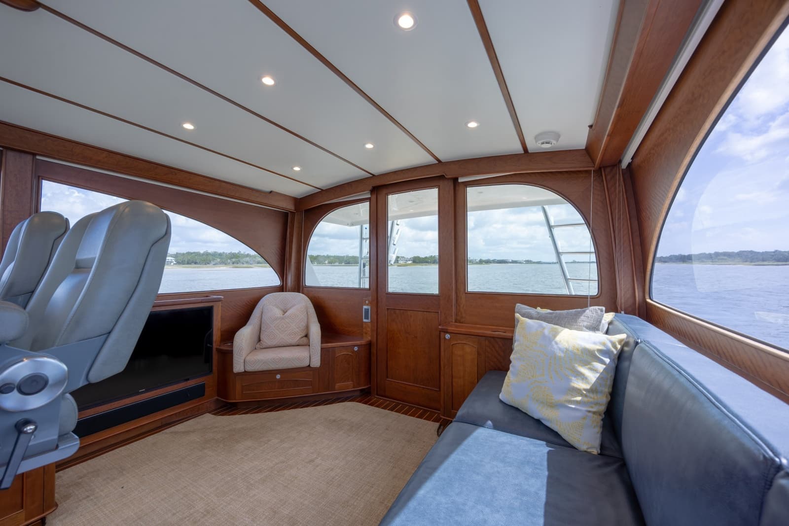 2015 Jarrett Bay Hardtop Express