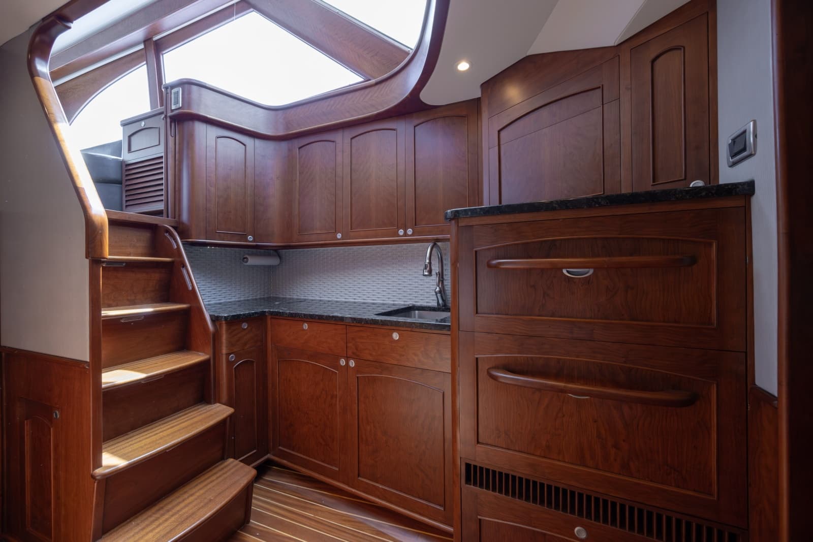2015 Jarrett Bay Hardtop Express