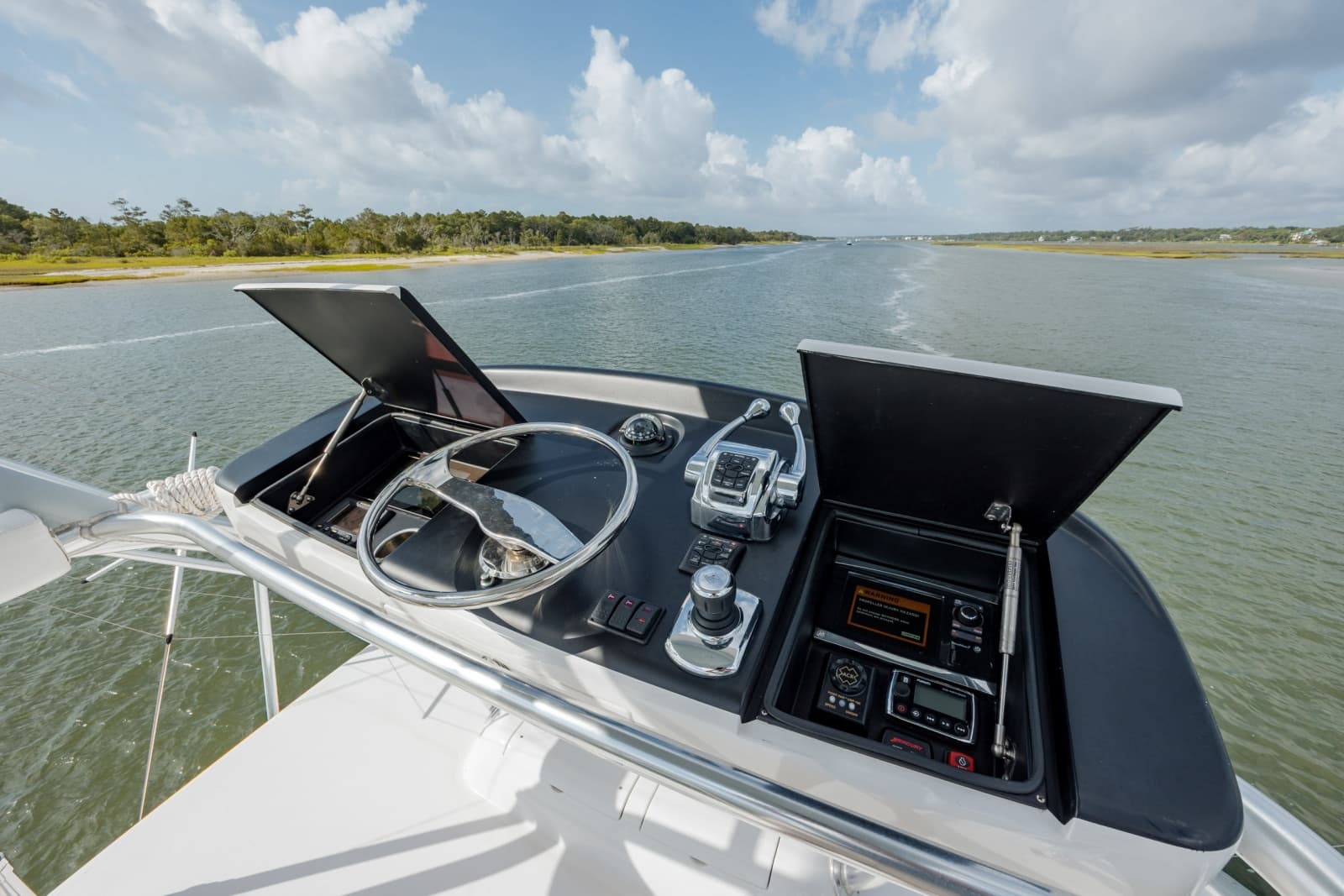 2015 Jarrett Bay Hardtop Express