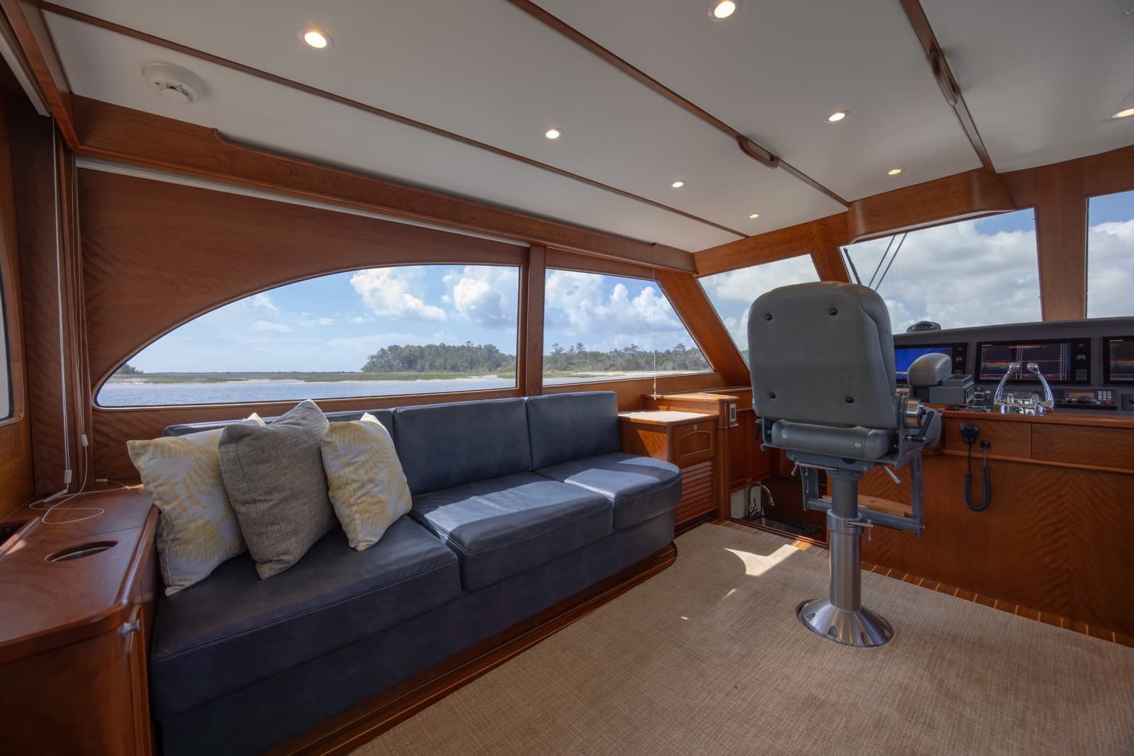 2015 Jarrett Bay Hardtop Express