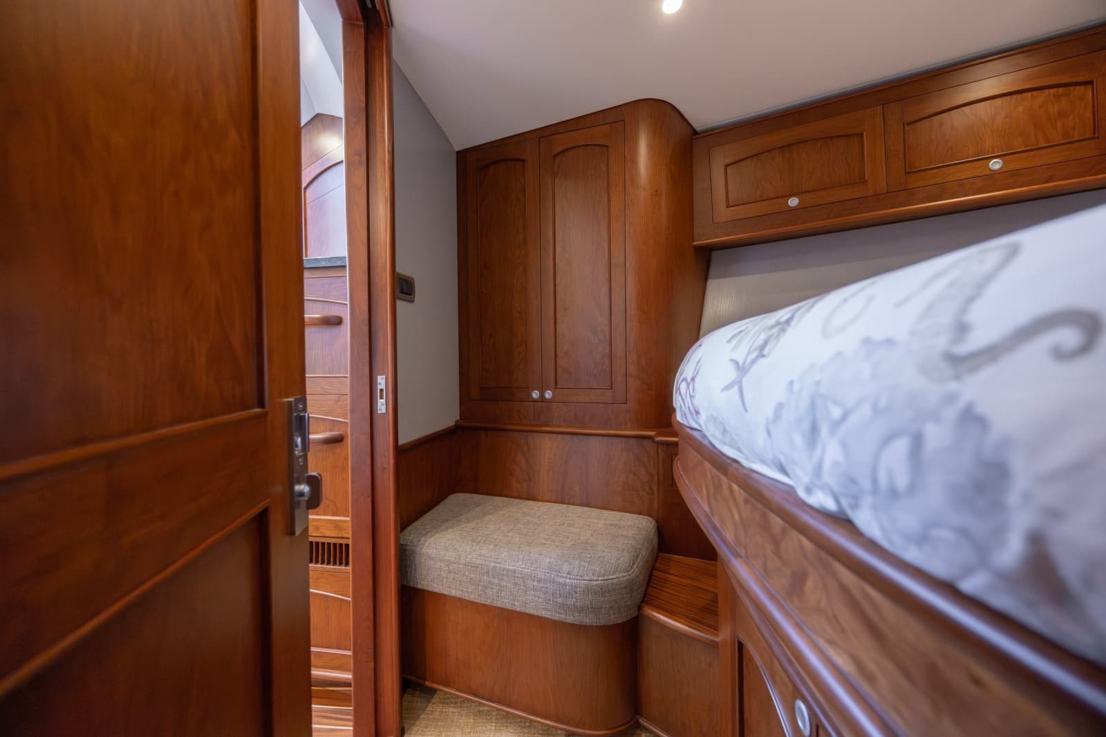 2015 Jarrett Bay Hardtop Express
