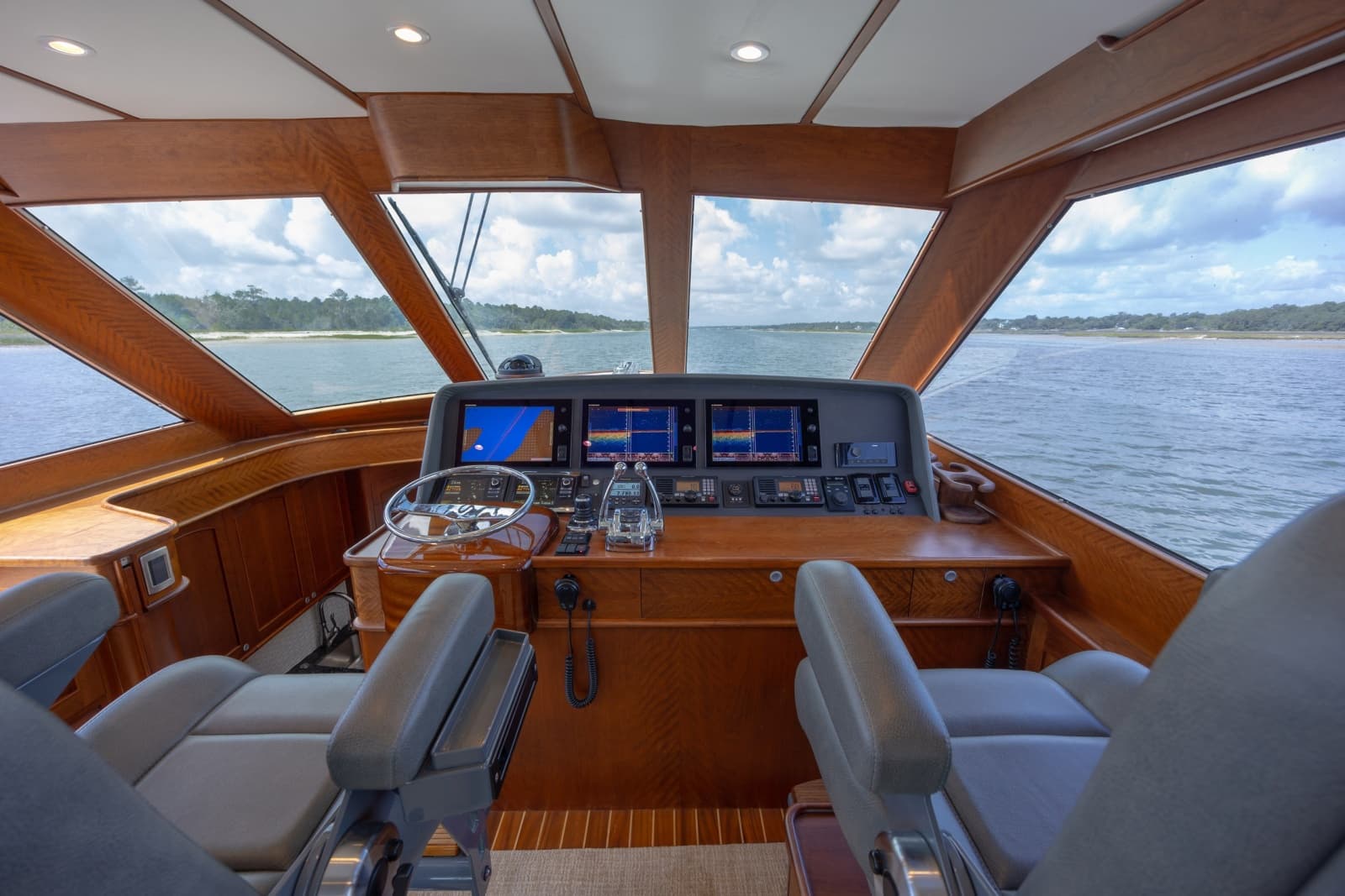 2015 Jarrett Bay Hardtop Express