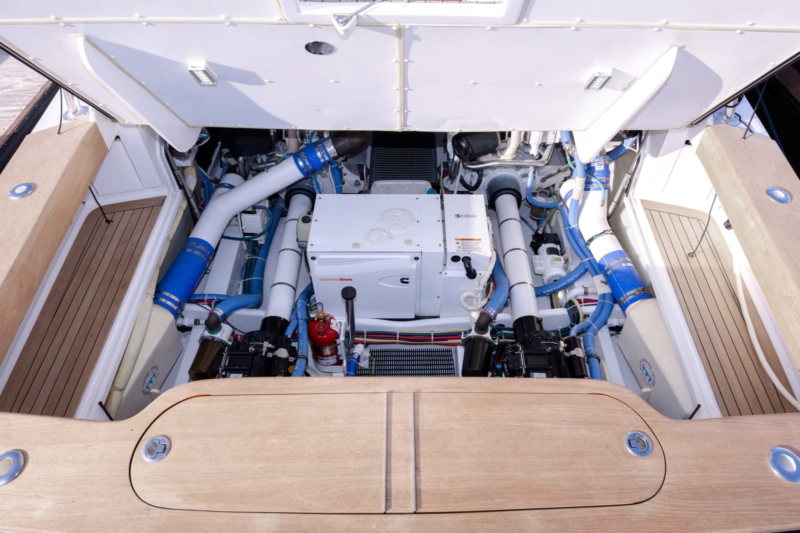 2015 Jarrett Bay Hardtop Express