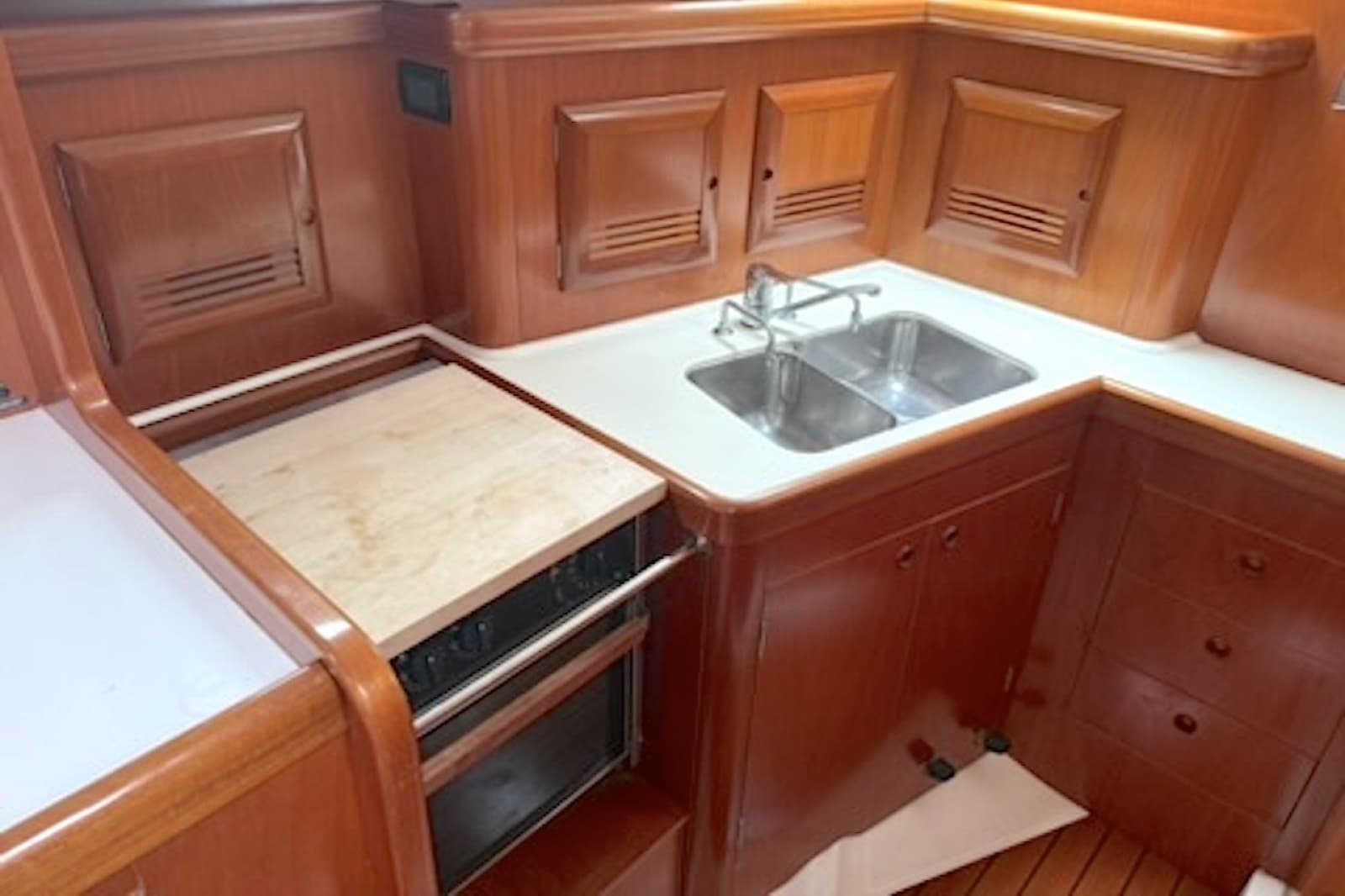 2001 Beneteau 
