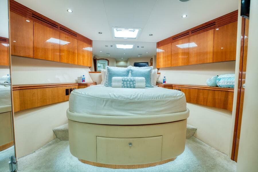 2007 Hatteras 80 Enclosed Bridge