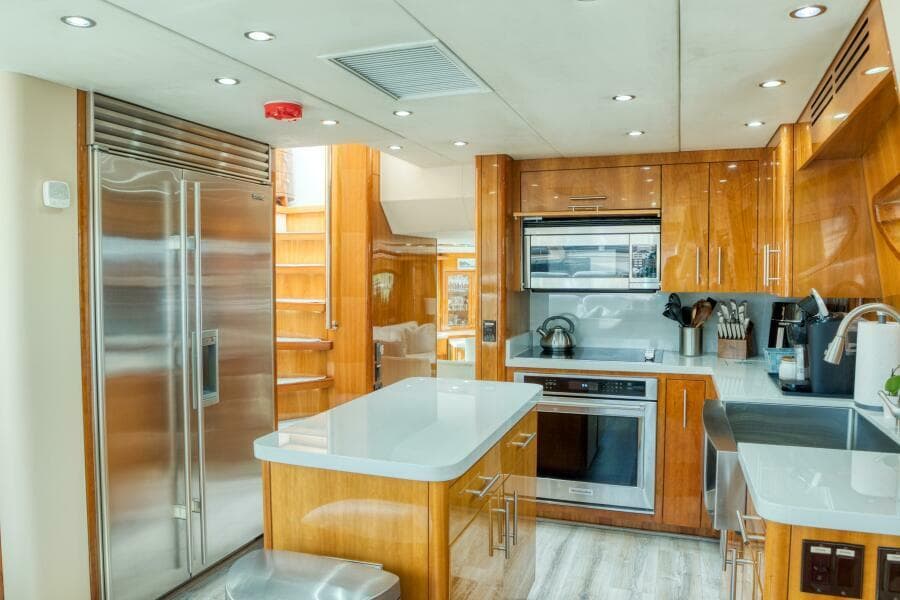 2007 Hatteras 80 Enclosed Bridge