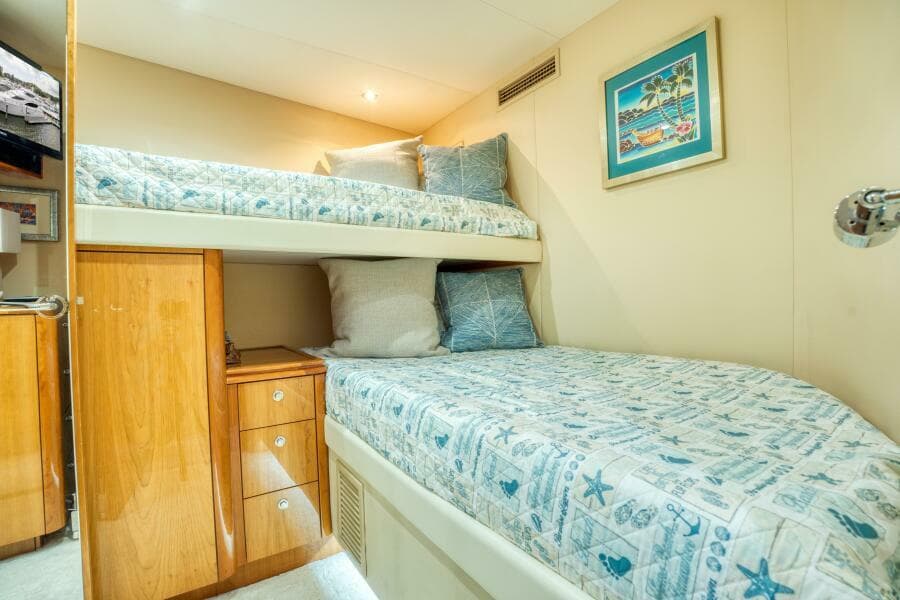 2007 Hatteras 80 Enclosed Bridge