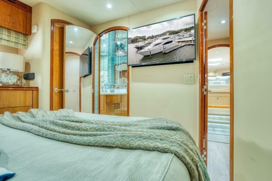 2007 Hatteras 80 Enclosed Bridge