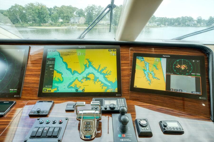 2007 Hatteras 80 Enclosed Bridge