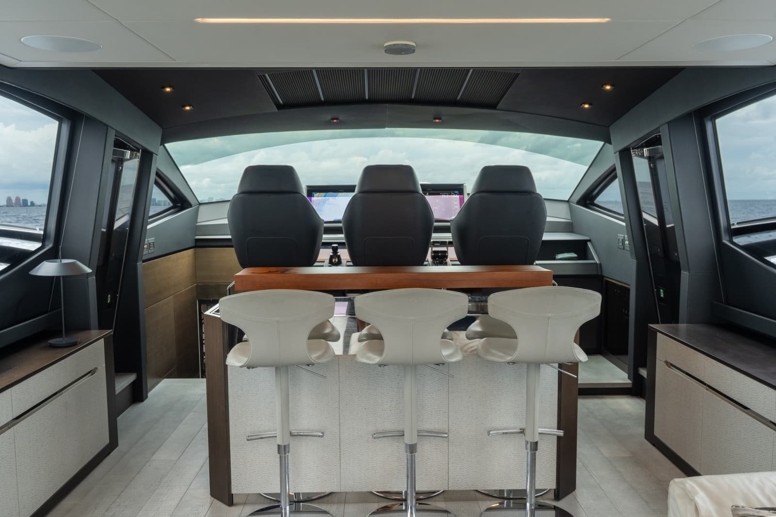 2020 Pershing 8X