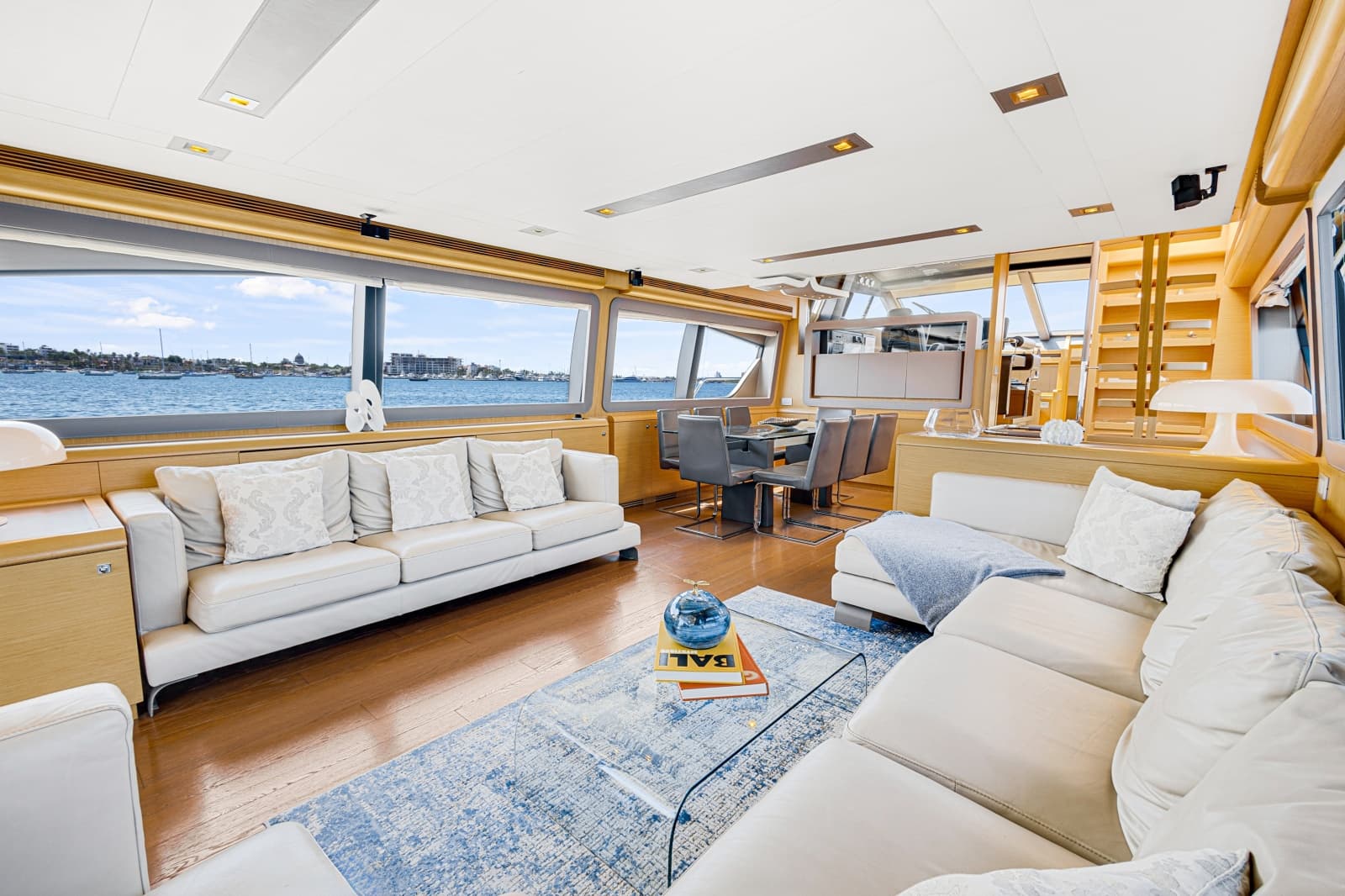 2013 Ferretti Yachts F800