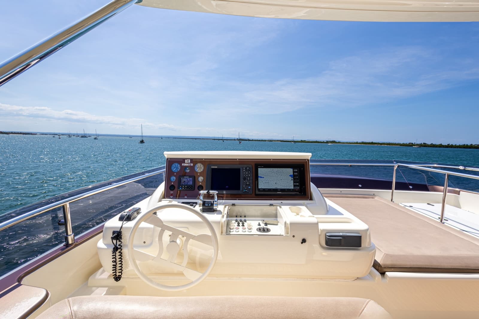 2013 Ferretti Yachts F800
